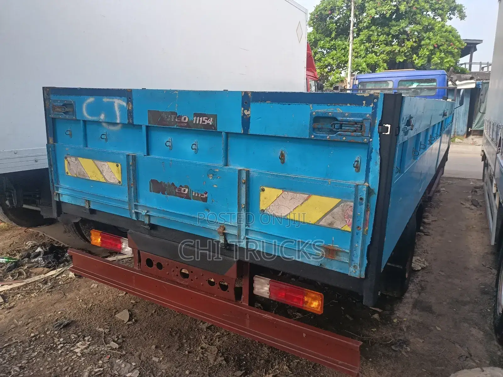 Mercedes Benz 814 German Truck 25ft Length
