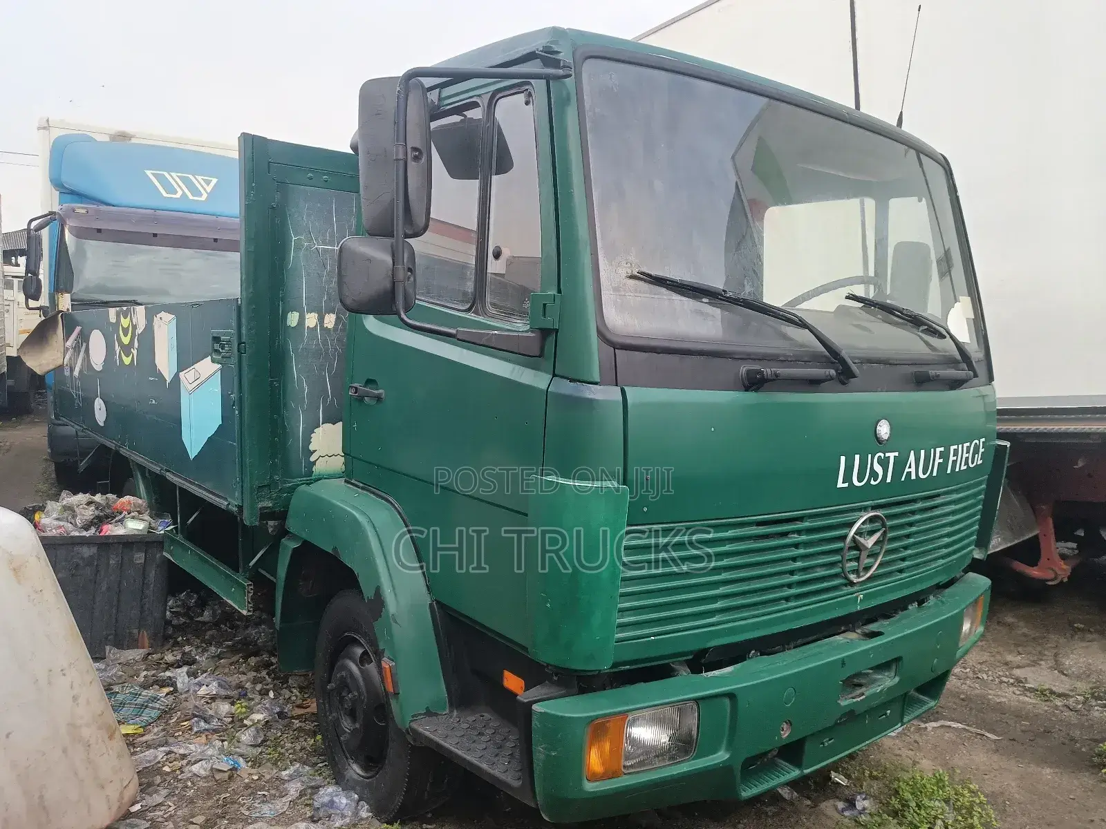 Mercedes Benz 814 Pickup Truck (Short)
