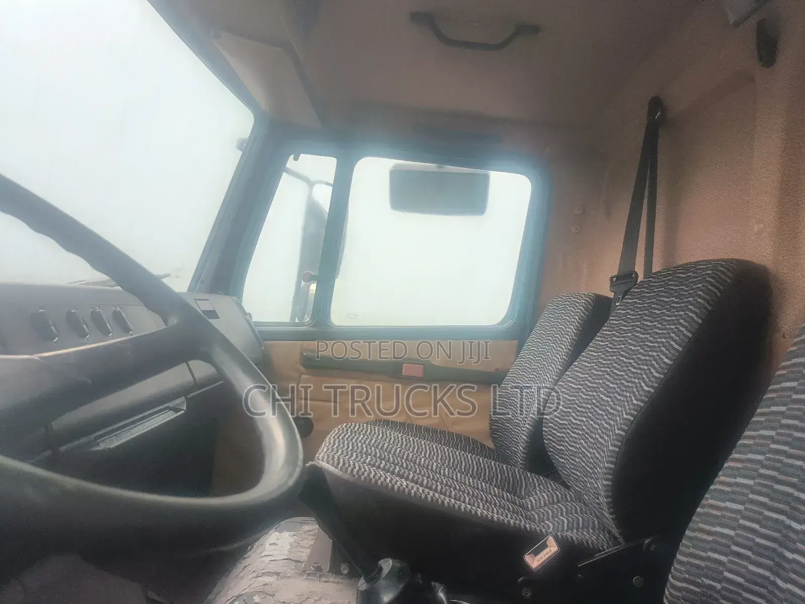 Mercedes Benz 814 Pickup Truck (Short)