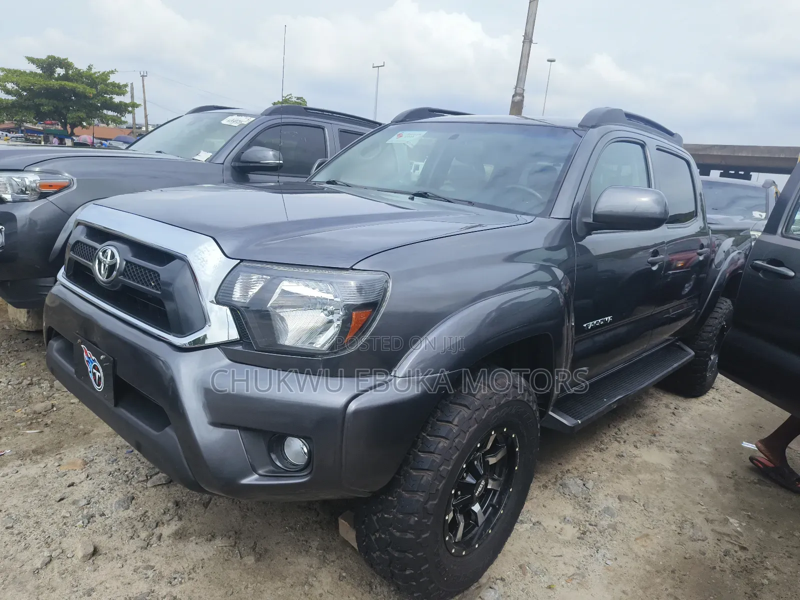 Toyota Tacoma V6 4dr Double Cab 4WD 6.1 ft. SB (4.0L 6cyl 5A) 2015 Gray