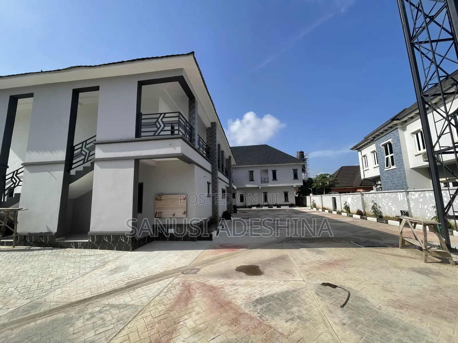5bdrm Townhouse/Terrace in Dawaki Opposite for sale