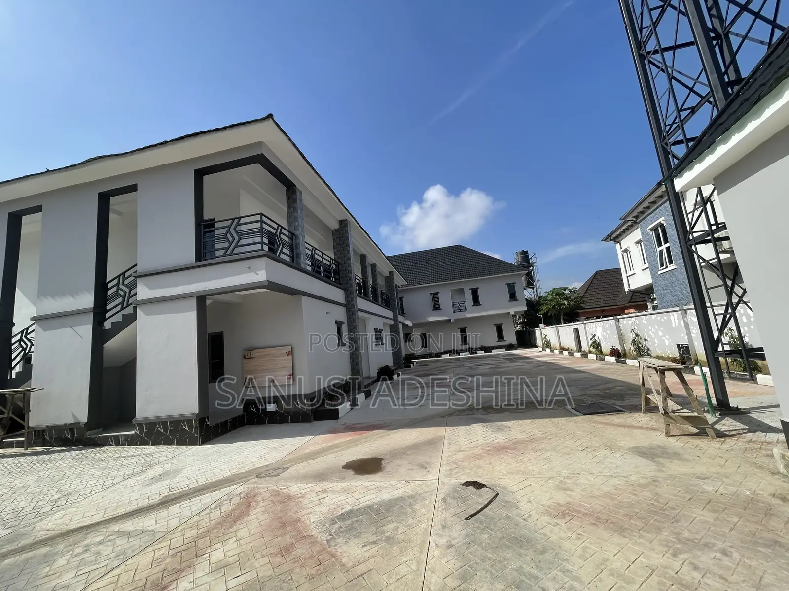 5bdrm Townhouse/Terrace in Dawaki Opposite for sale