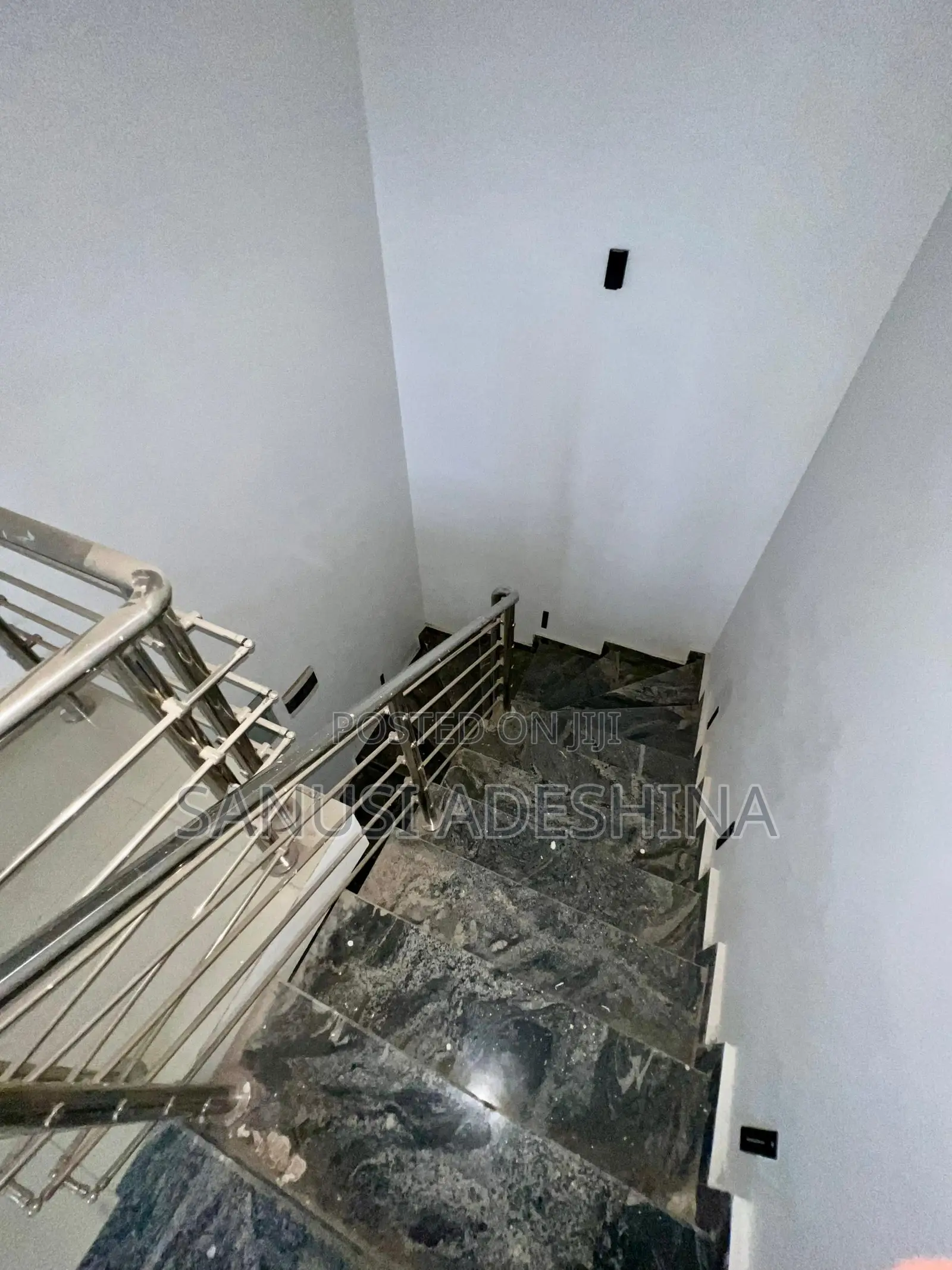 5bdrm Townhouse/Terrace in Dawaki Opposite for sale