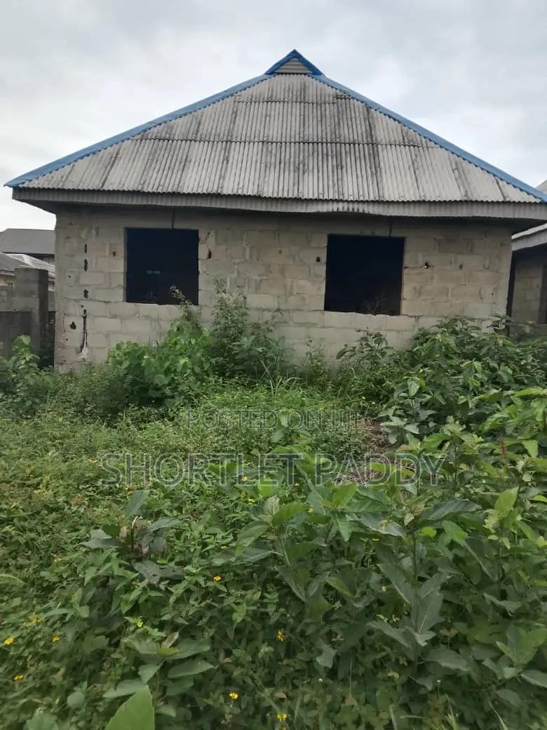1bdrm Block of Flats in Bayeku, Ikorodu for sale