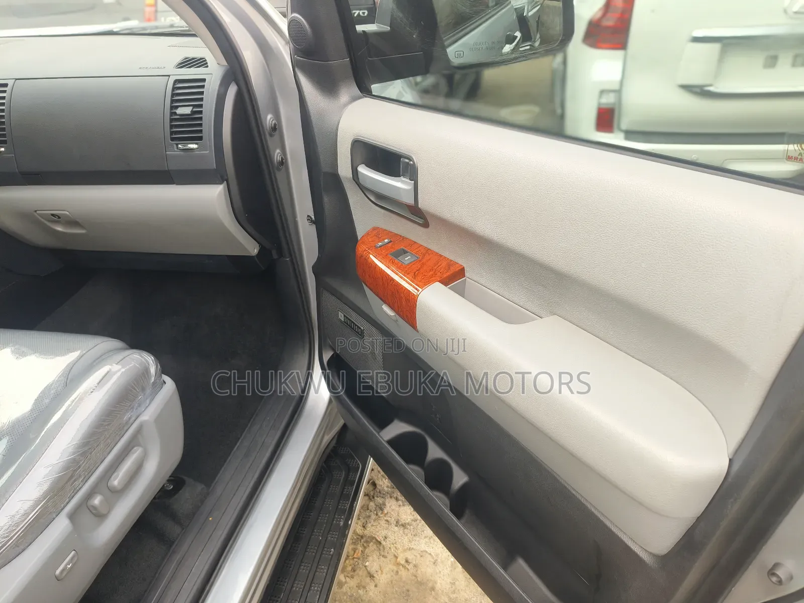 Toyota Sequoia Platinum 4x4 2020 Silver