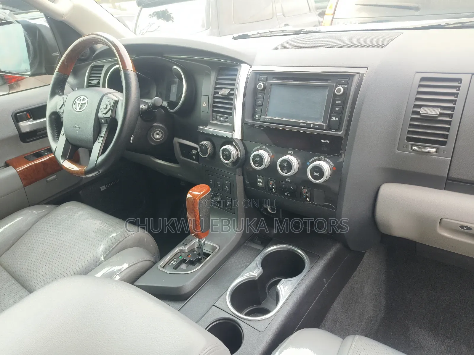 Toyota Sequoia Platinum 4x4 2020 Silver