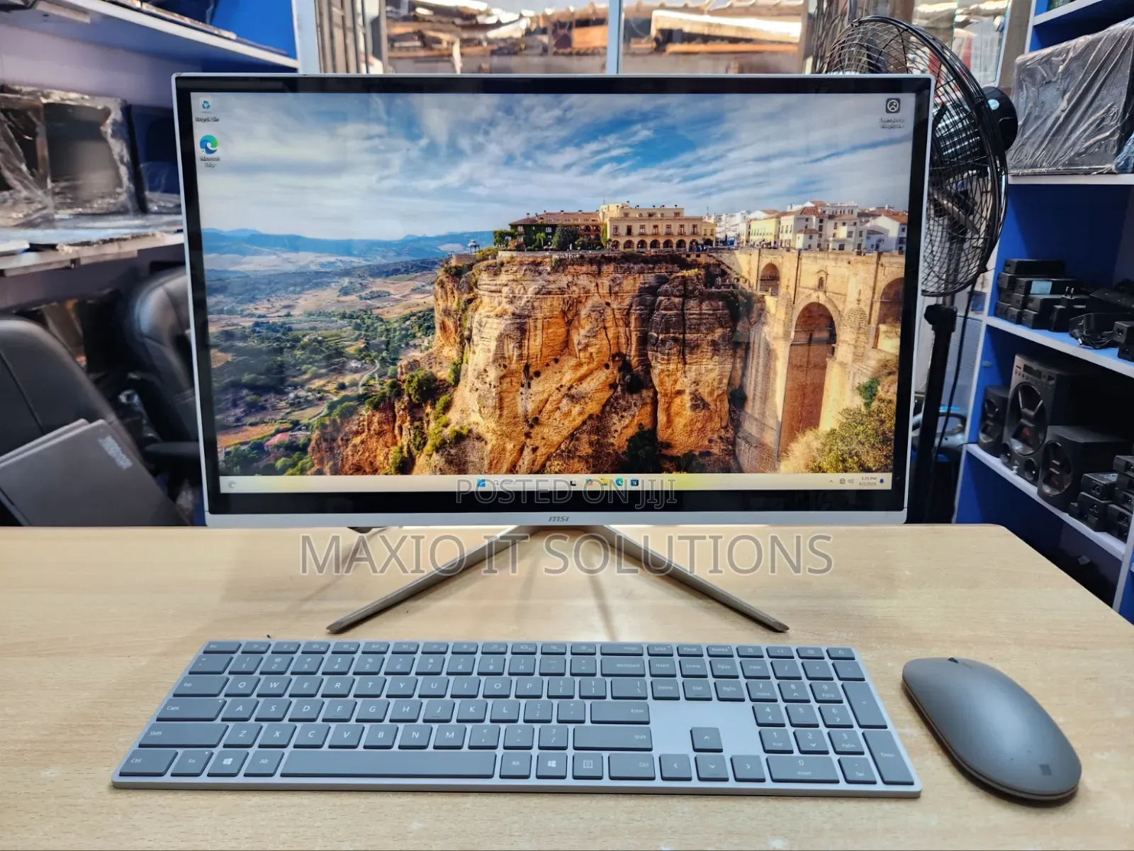 Desktop Computer MSI Pro 22E 7M 8GB AMD Ryzen 3 SSD 256GB