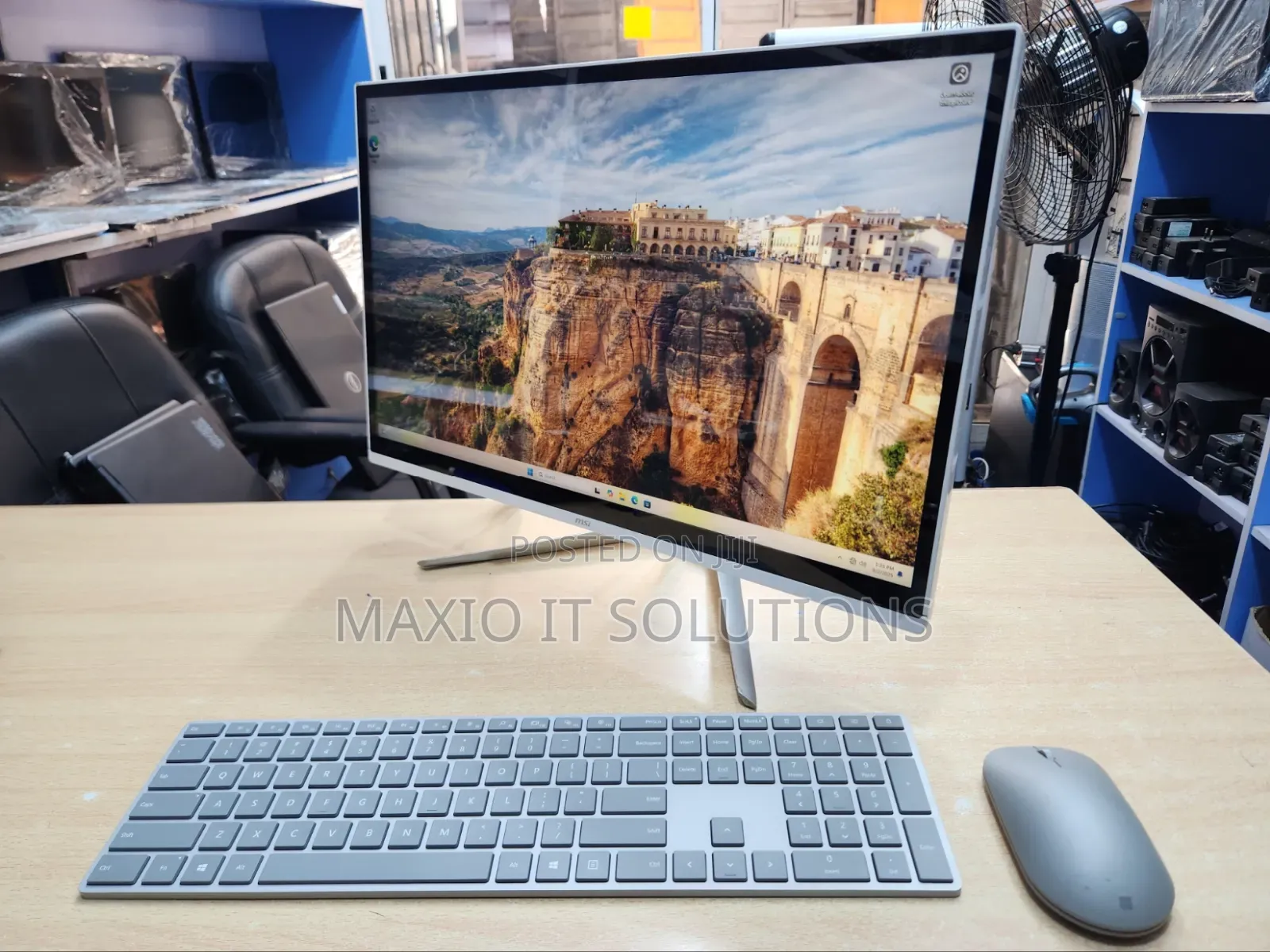 Desktop Computer MSI Pro 22E 7M 8GB AMD Ryzen 3 SSD 256GB