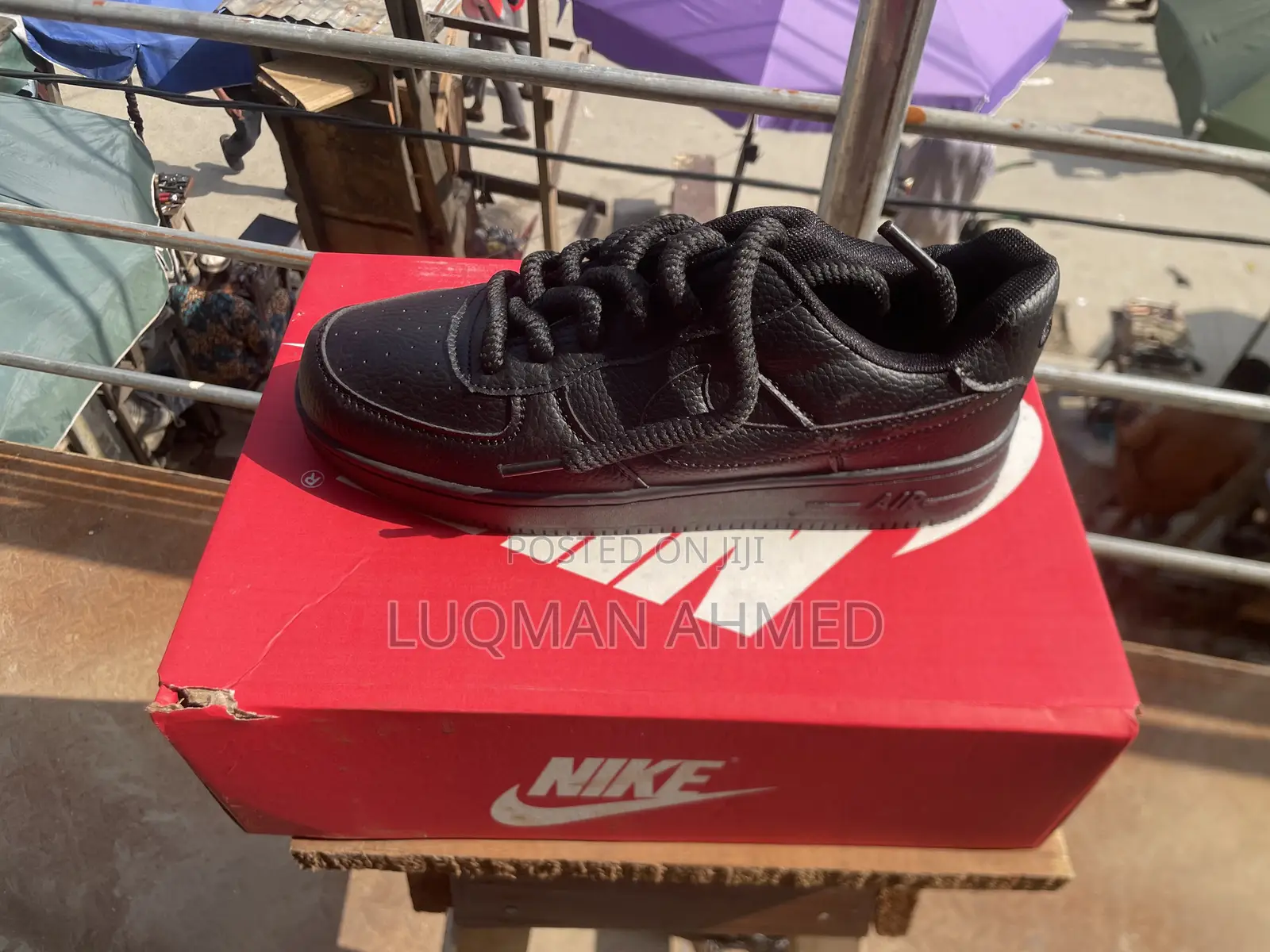 Sneakers (Nike)