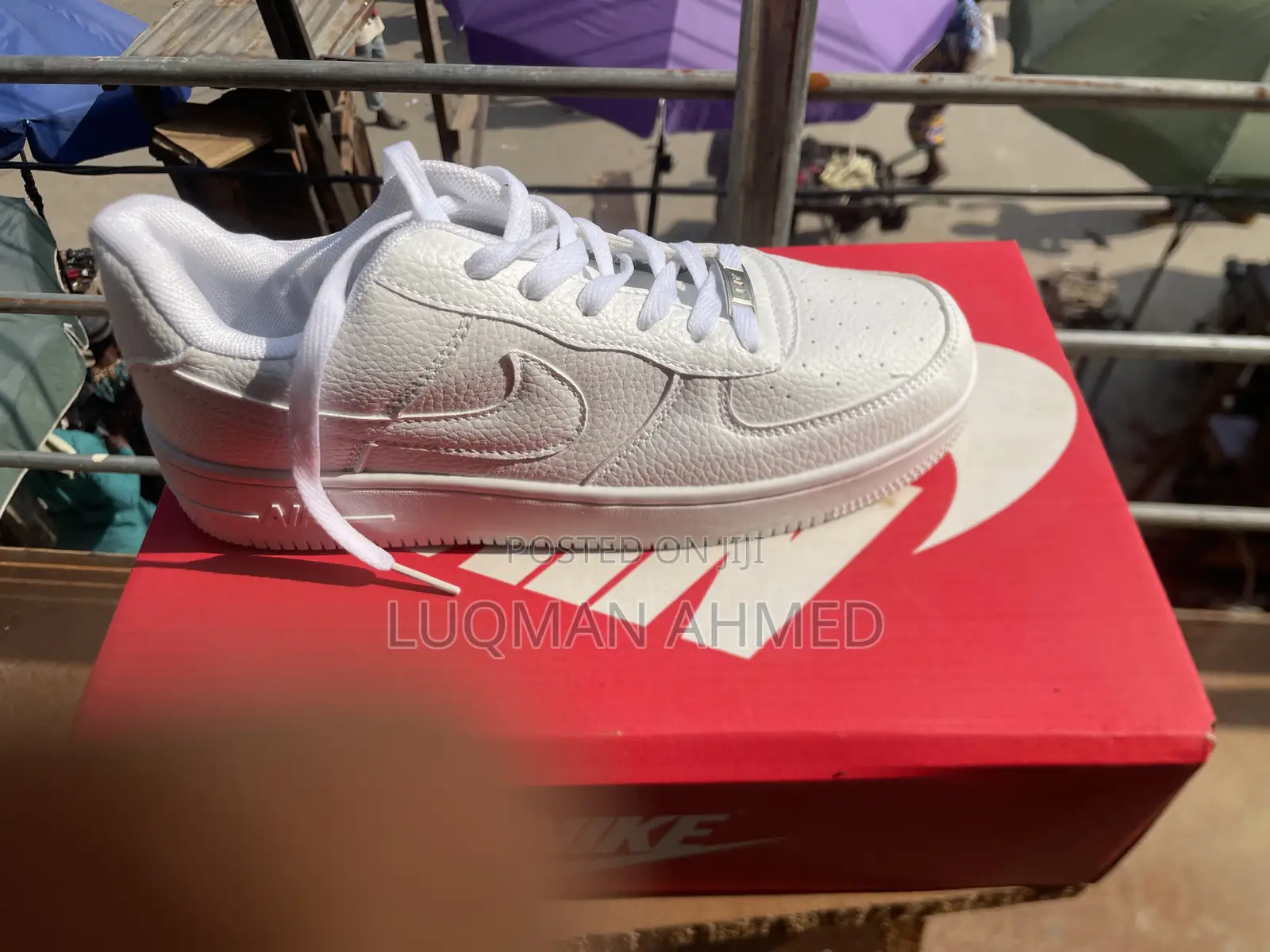Sneakers (Nike)