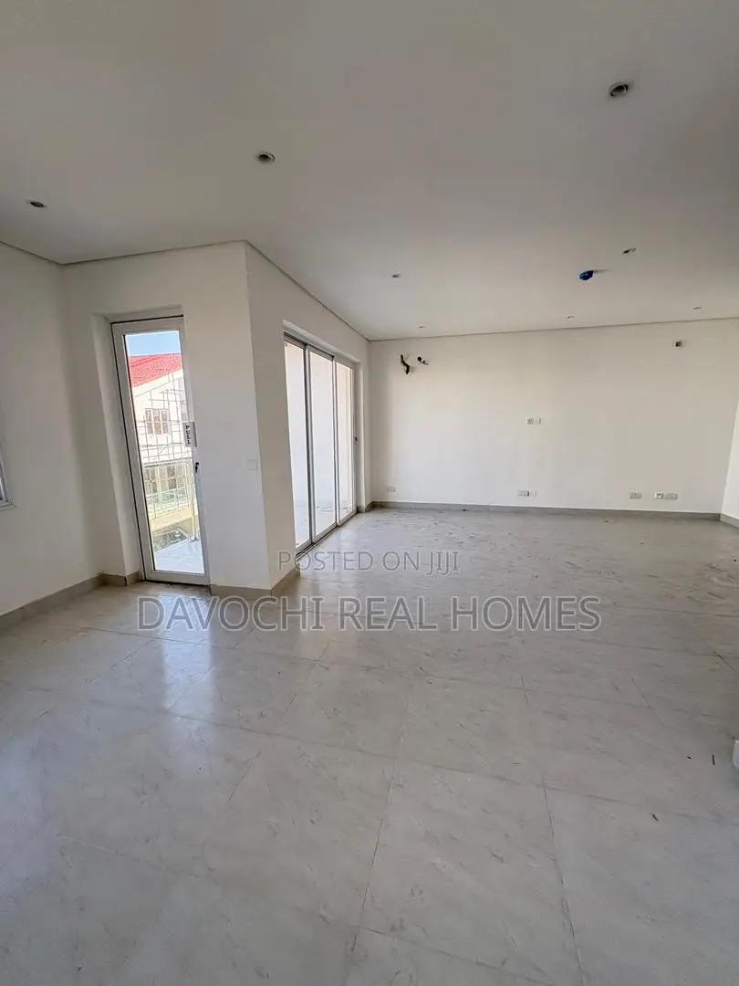 4bdrm Duplex in Lekki for rent