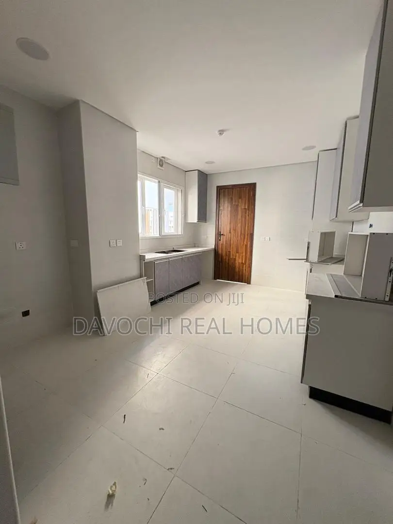 4bdrm Duplex in Lekki for rent