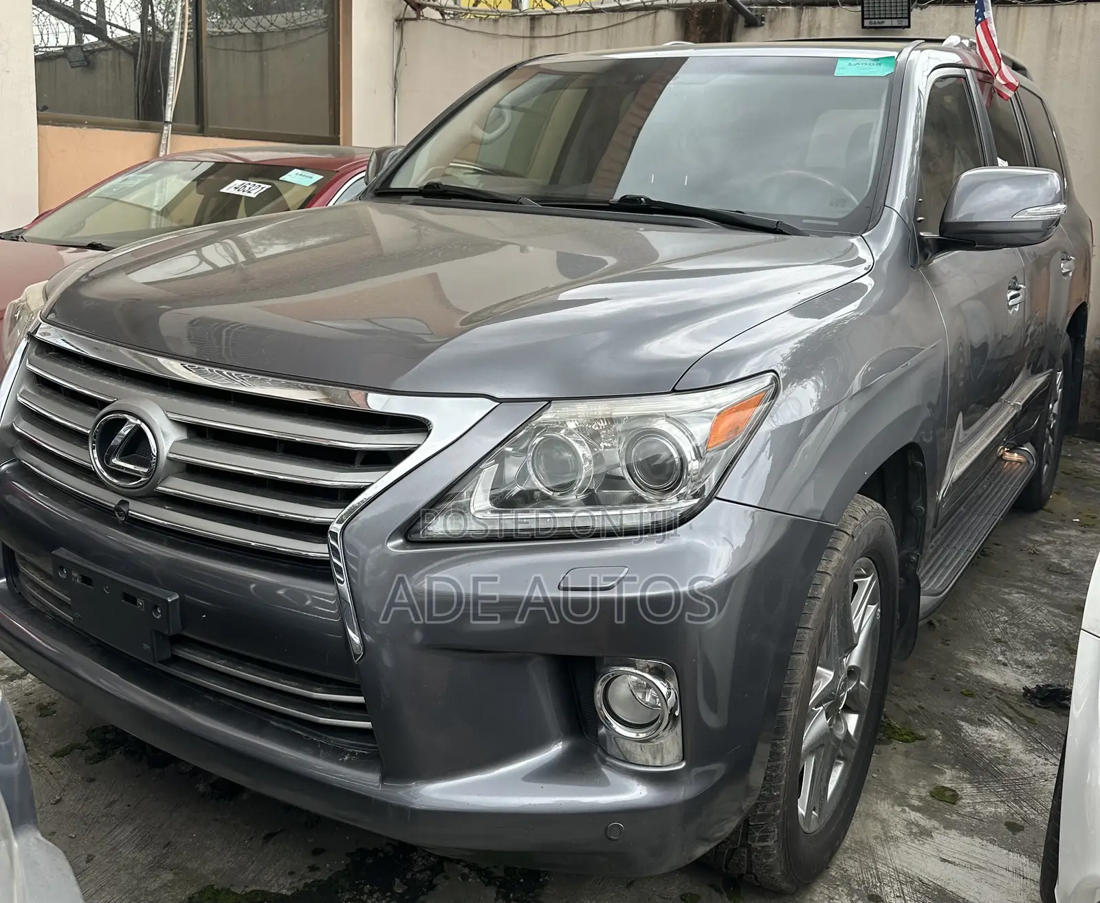 Lexus LX 570 AWD 2013 Gray