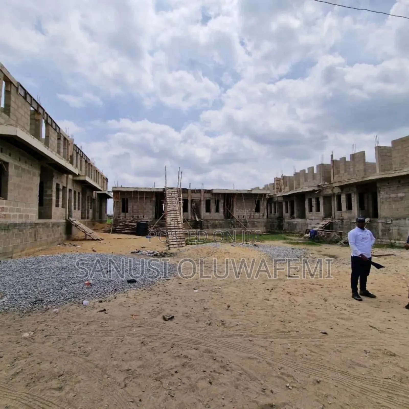 1bdrm Apartment in Lekki Phase 1 for sale