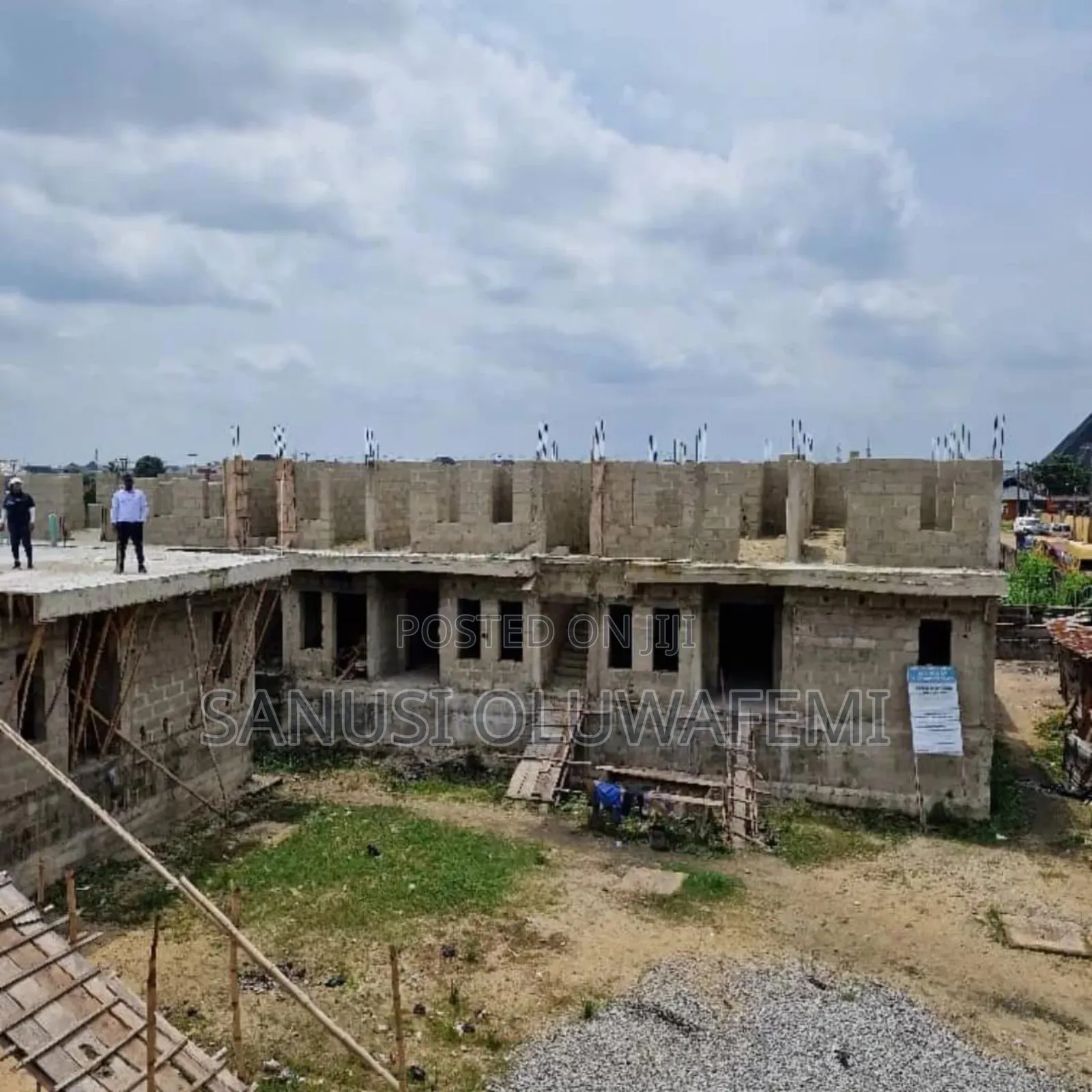 1bdrm Apartment in Lekki Phase 1 for sale