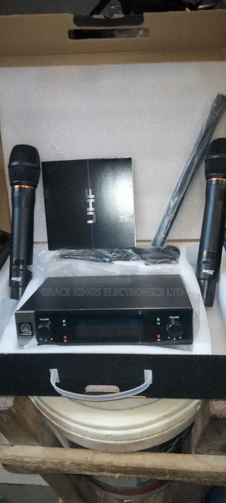 Akg Rechargeable Batteries Wireless Microphone