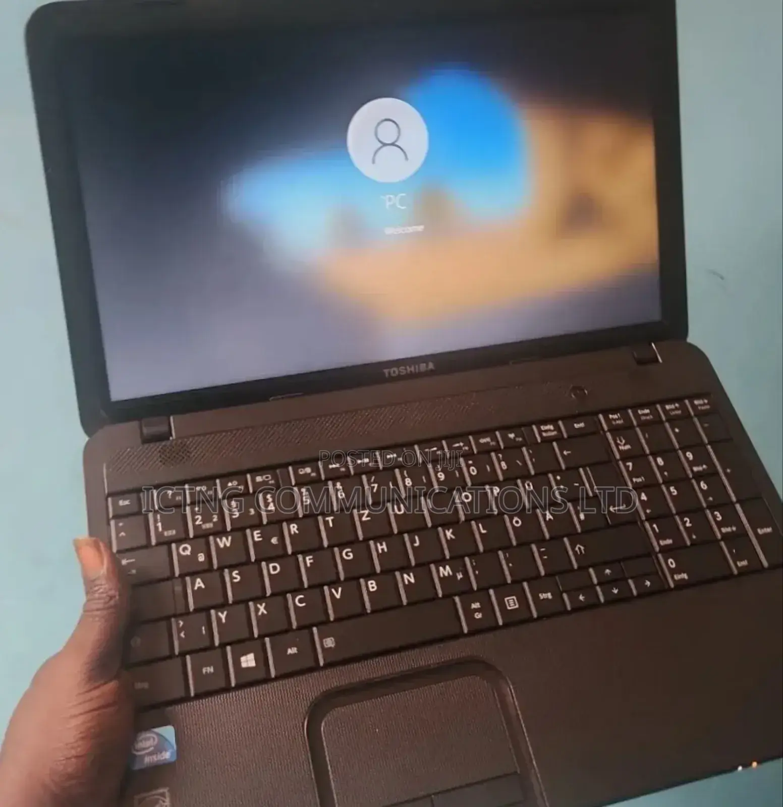 Laptop Toshiba 8GB Intel HDD+SSD 320GB