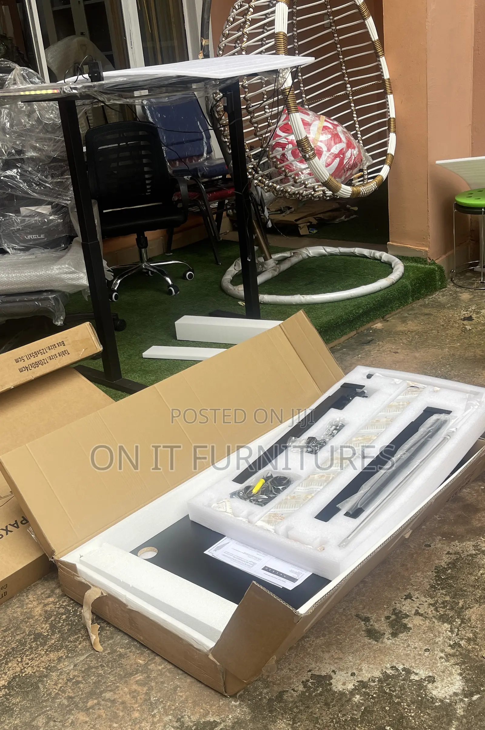 1.4m Electric Adjustable Table With Led Lights–Sleek, Smart Stylish!