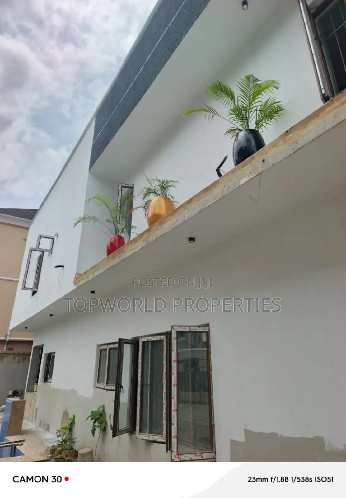 5bdrm Duplex in Ikeja Gra for sale
