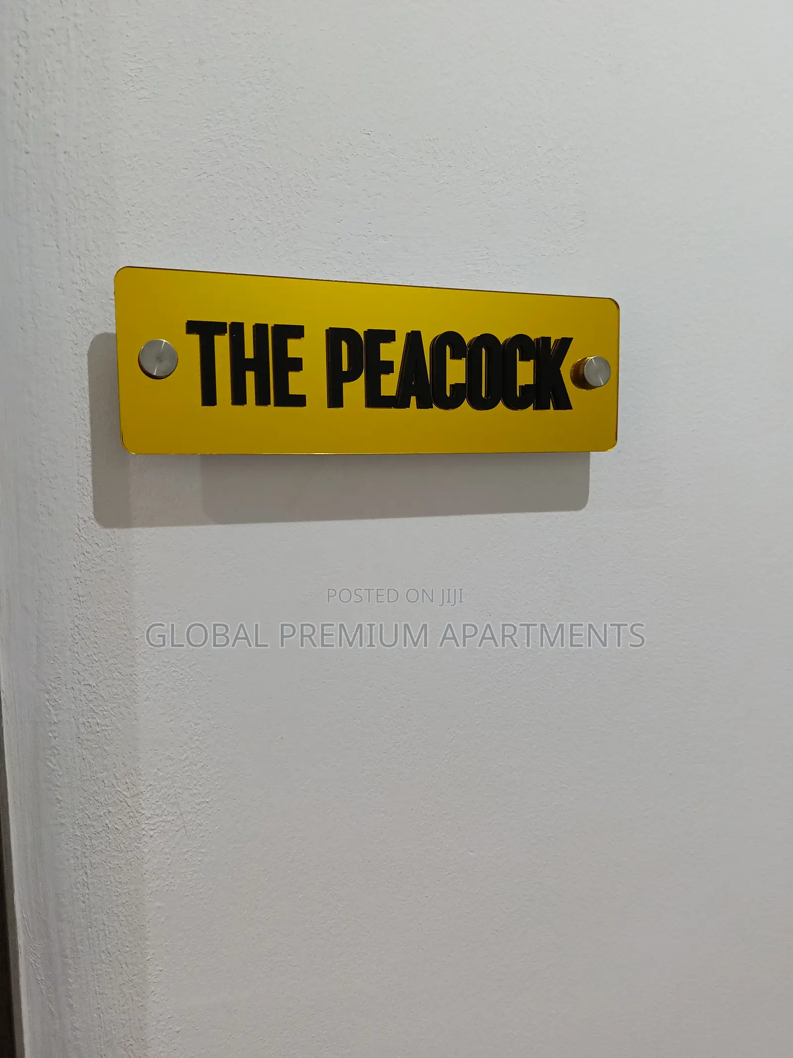 Fully Furnished 1 Bedroom Apartment With Wine Bar a Swimming Pool