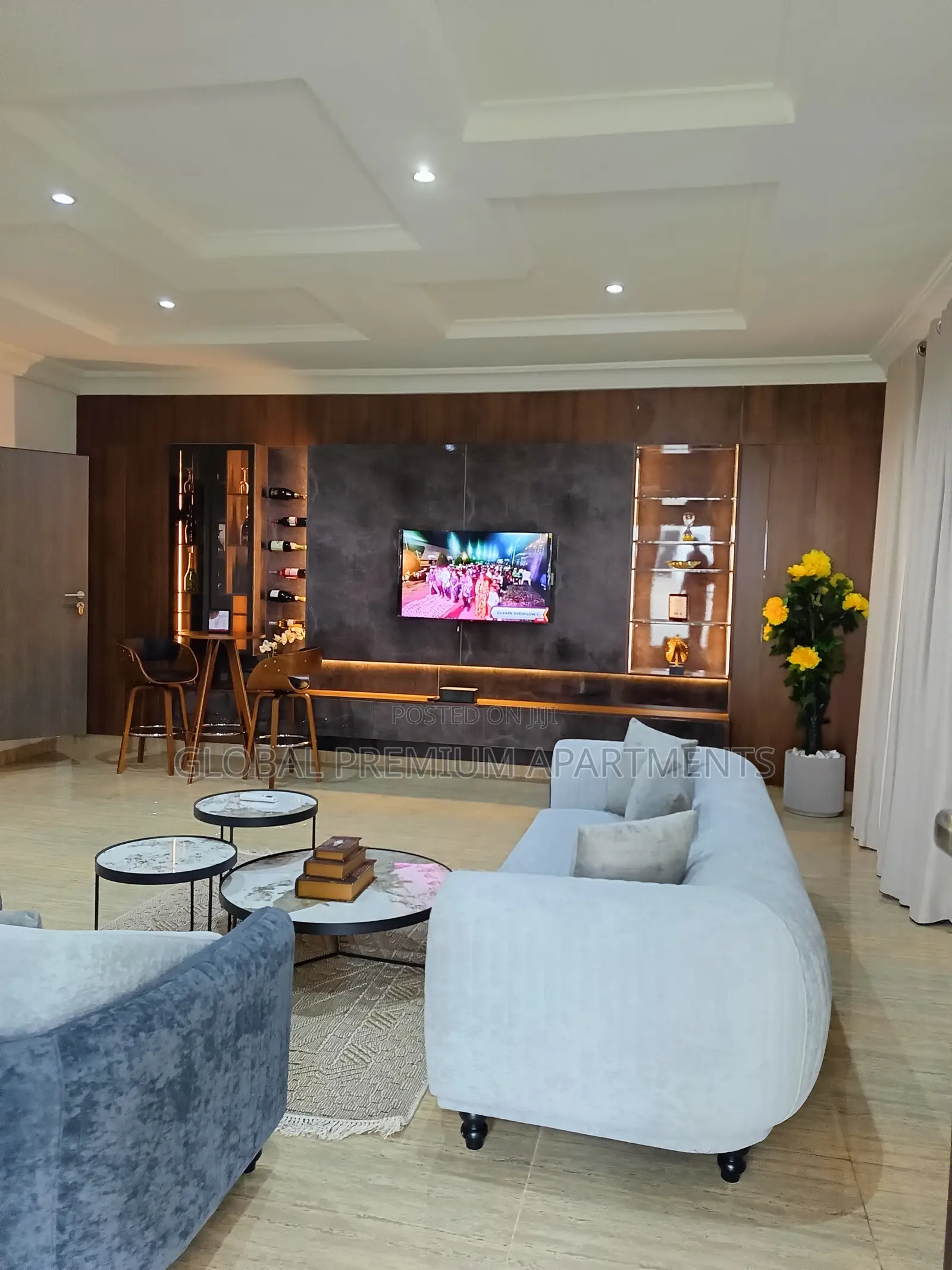 Fully Furnished 1 Bedroom Apartment With Wine Bar a Swimming Pool