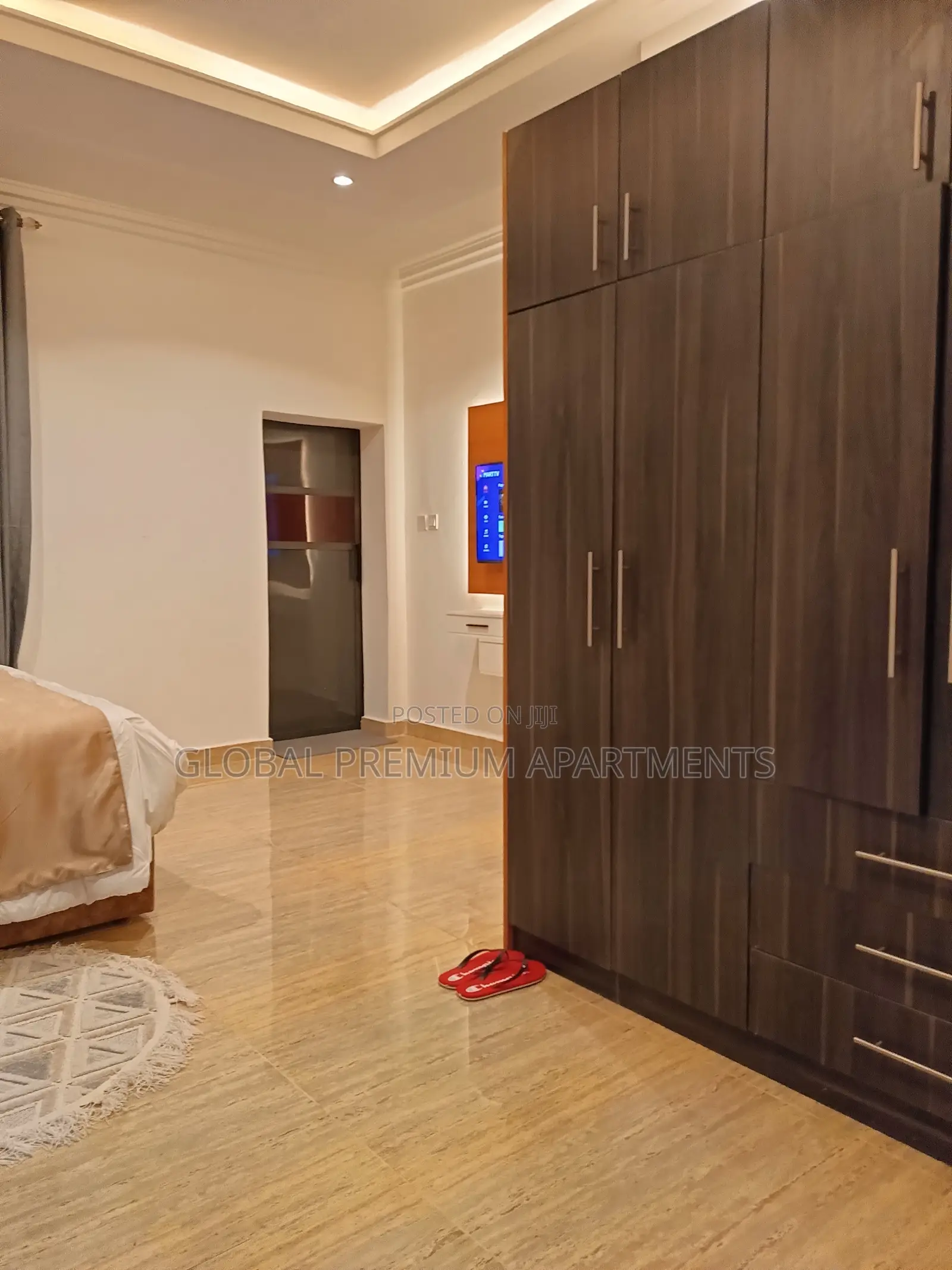 Fully Furnished 1 Bedroom Apartment With Wine Bar a Swimming Pool