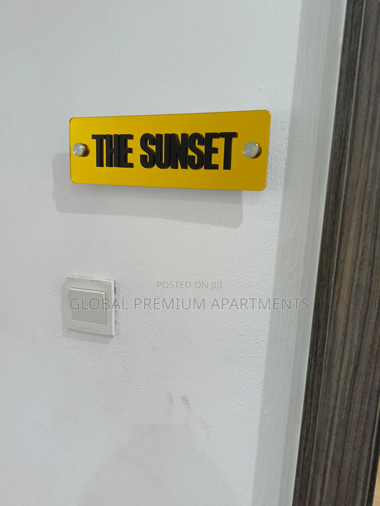 Fully Furnished 1 Bedroom Apartment With a Balcony and Jacuzzi