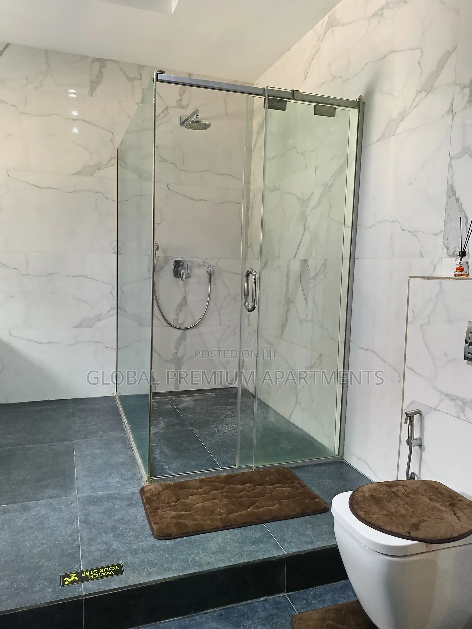 Fully Furnished 1 Bedroom Apartment With a Balcony and Jacuzzi