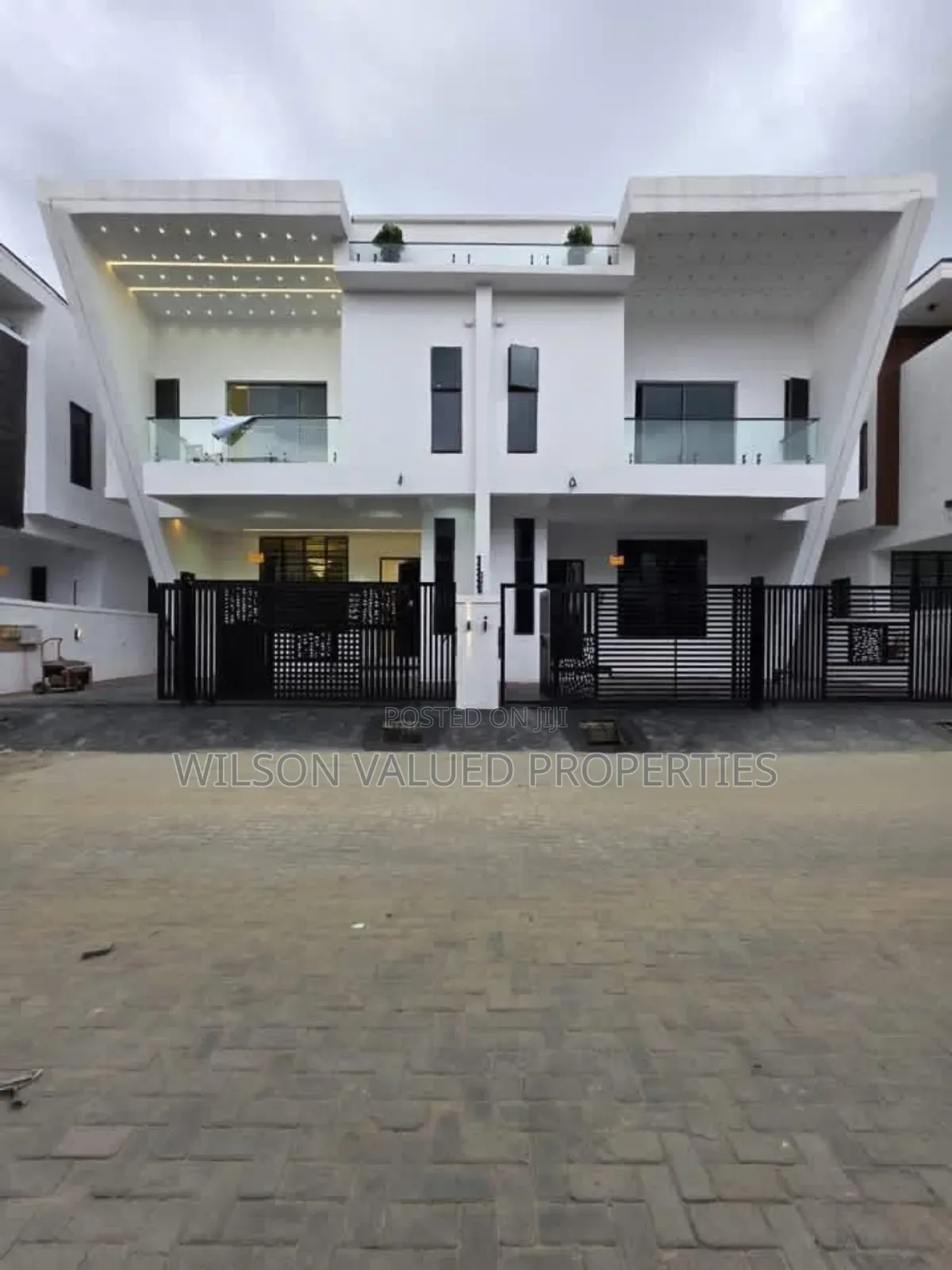 4bdrm Duplex in Wvp Luxury Homes, Lekki for sale