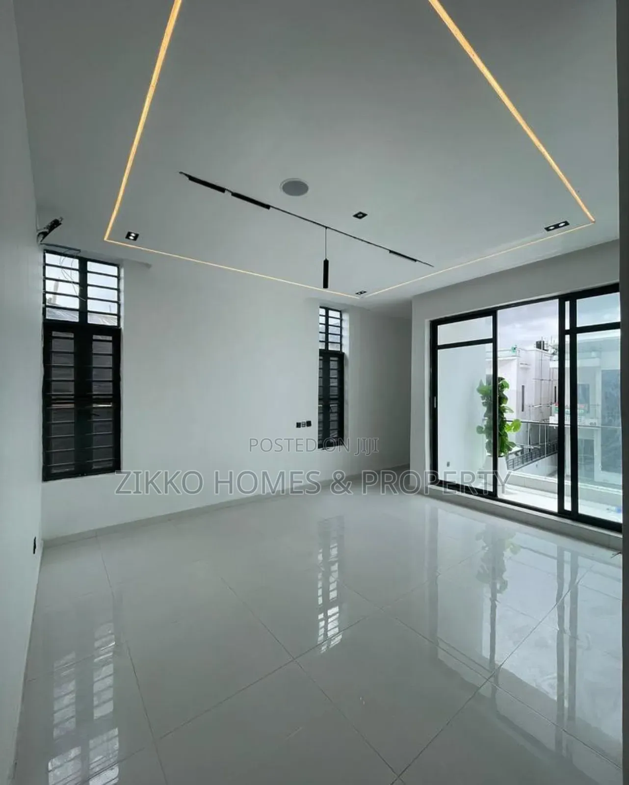 5bdrm Duplex in Chevron Drive, Lekki for sale