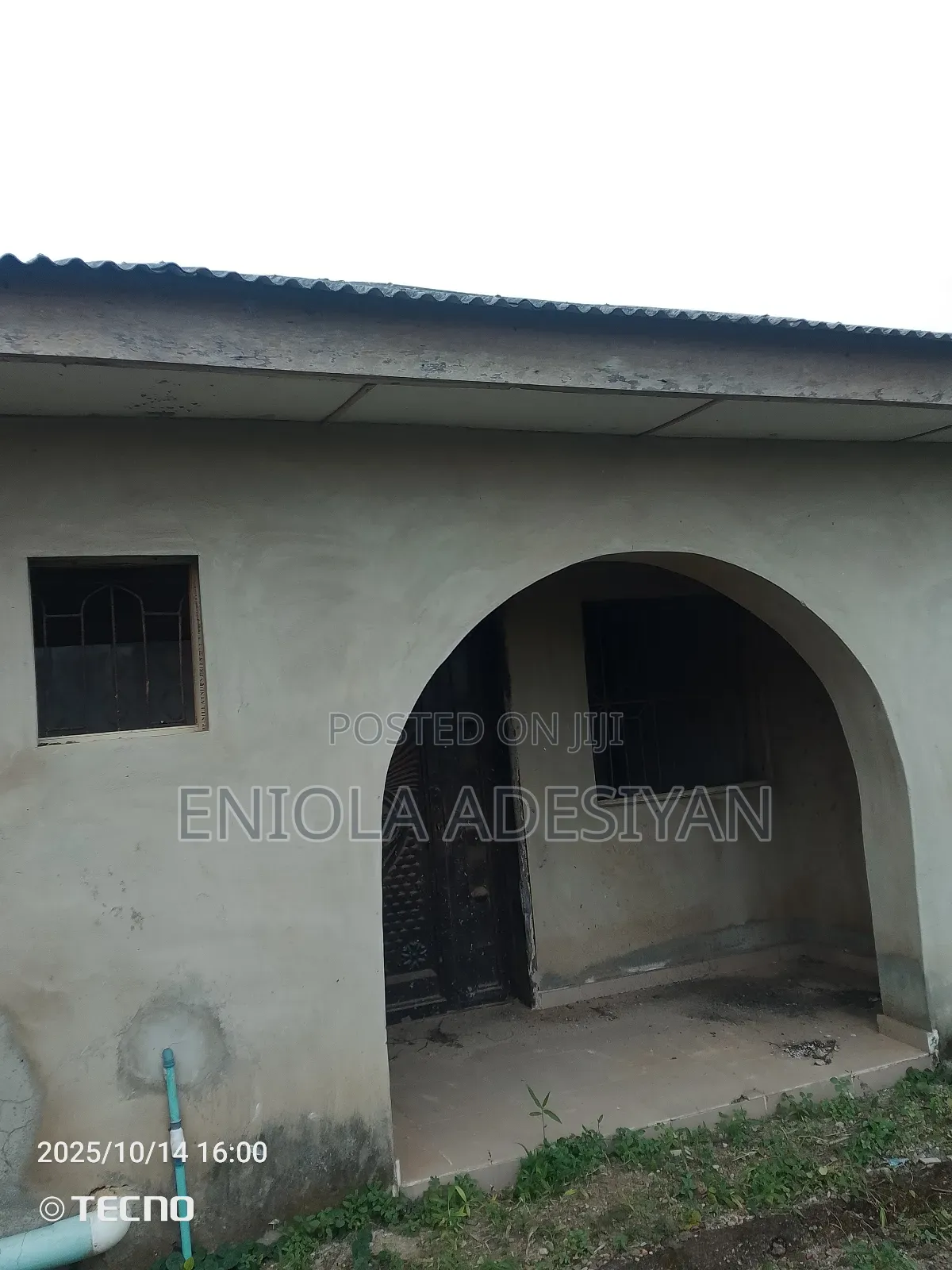 4bdrm Block of Flats in Mr Biggs, Igbogbo for sale