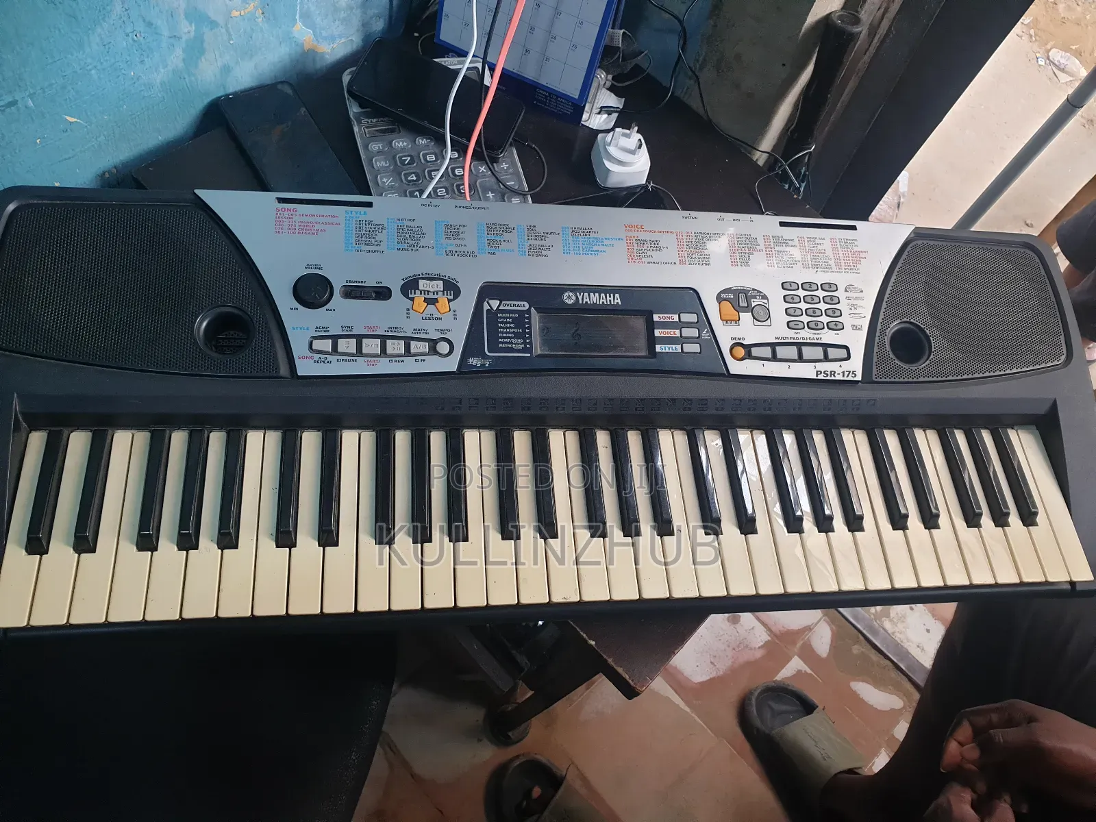 Neatly Used Yamaha Psr-175 Piano Keyboard