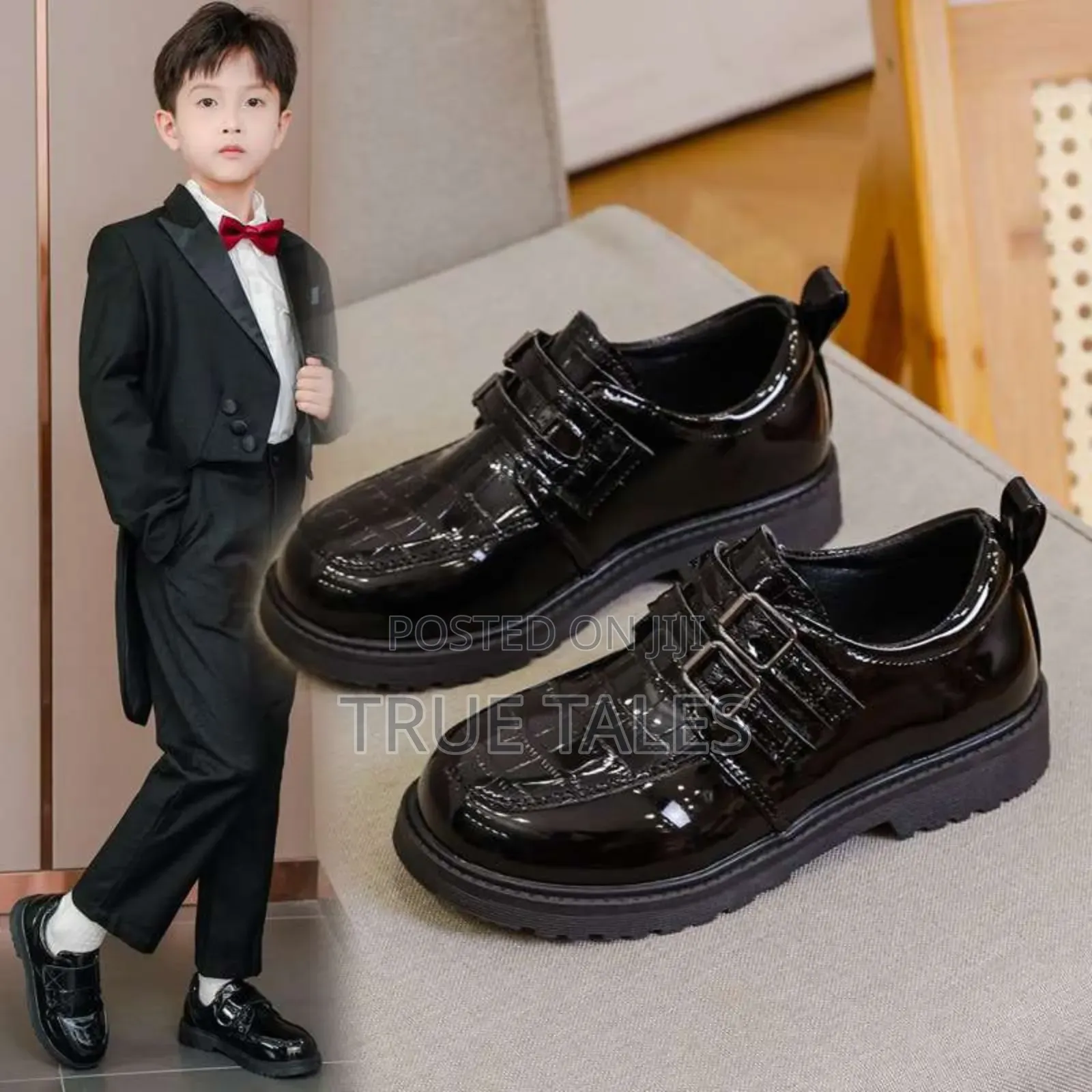 Boys Glossy Buckle Covered Shoe