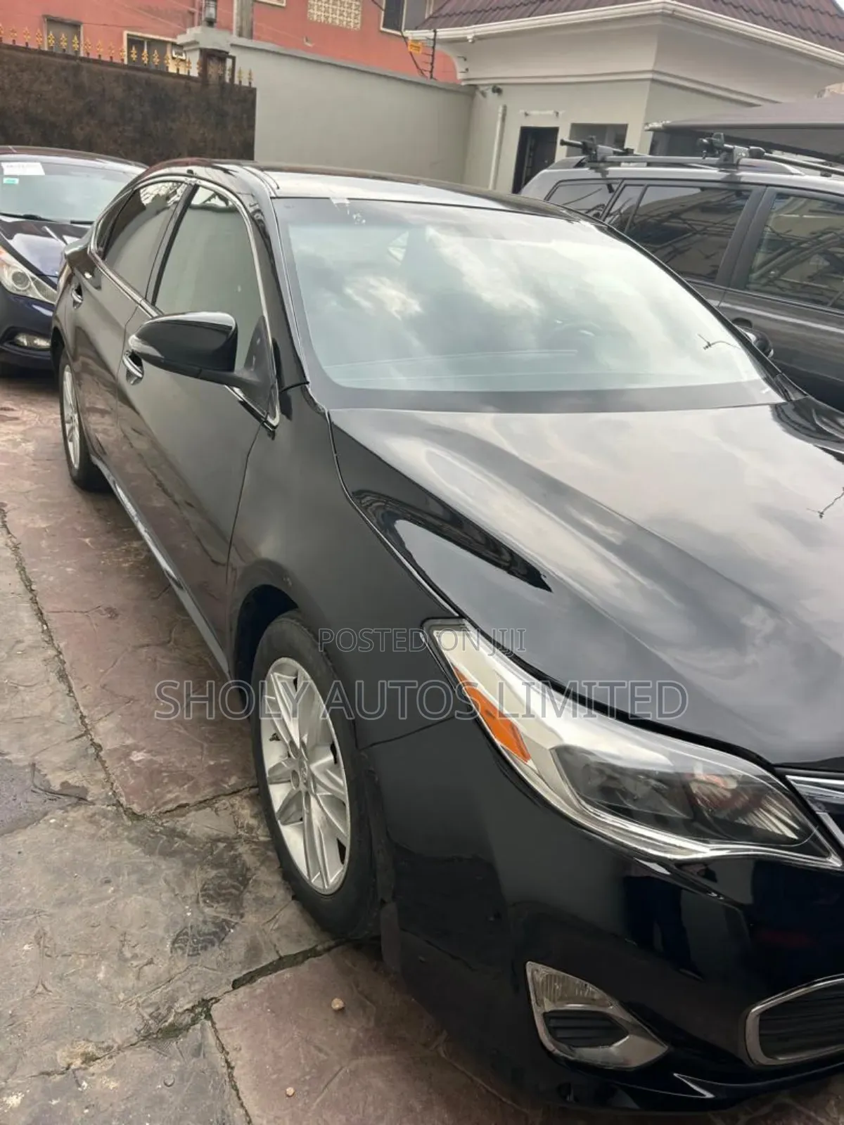 Toyota Avalon XLE Sedar FWD (3.5L 6cyl 6A) 2013 Black