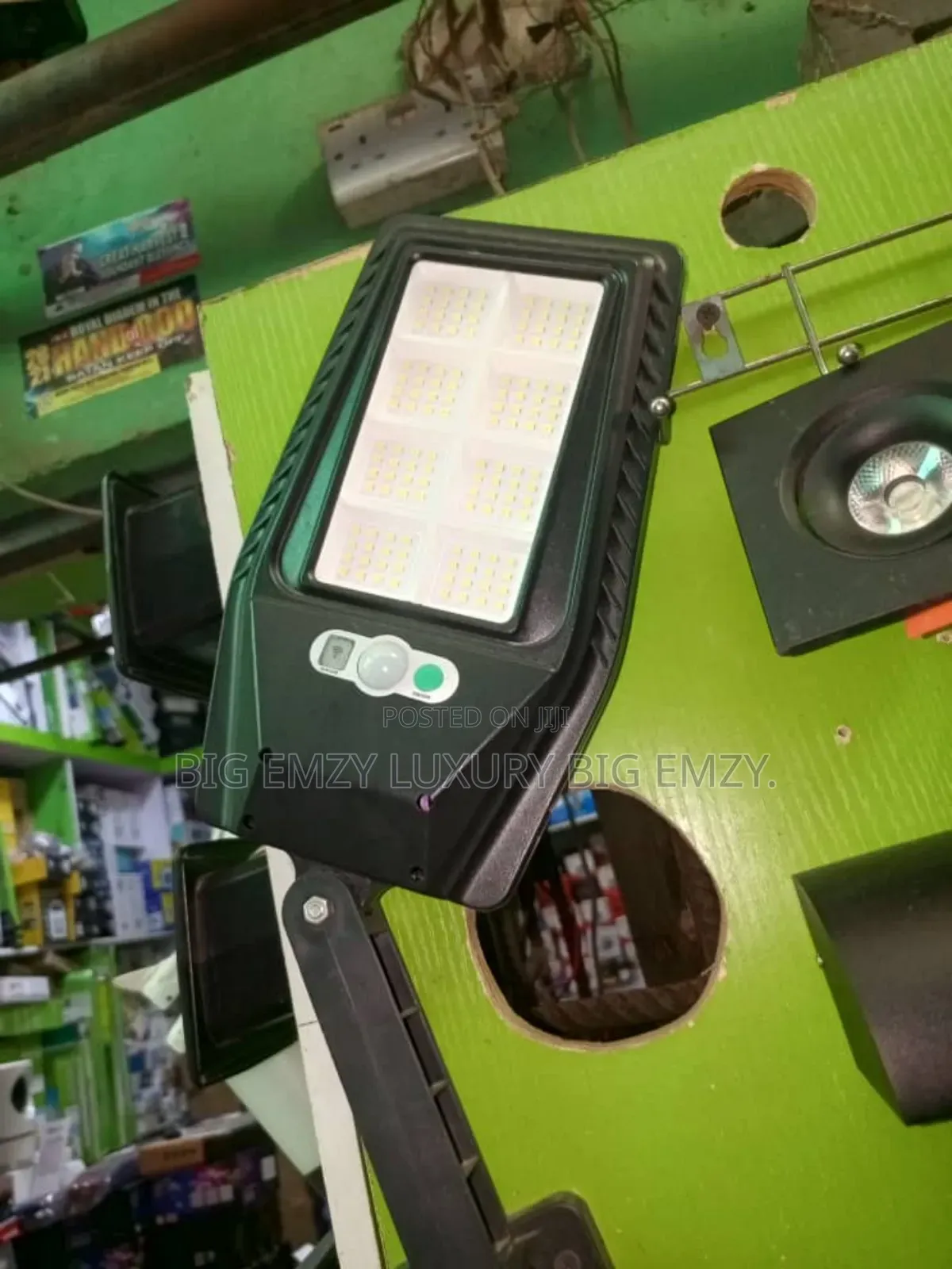 Joint Panel Solar Lights With Adjustable Pole.