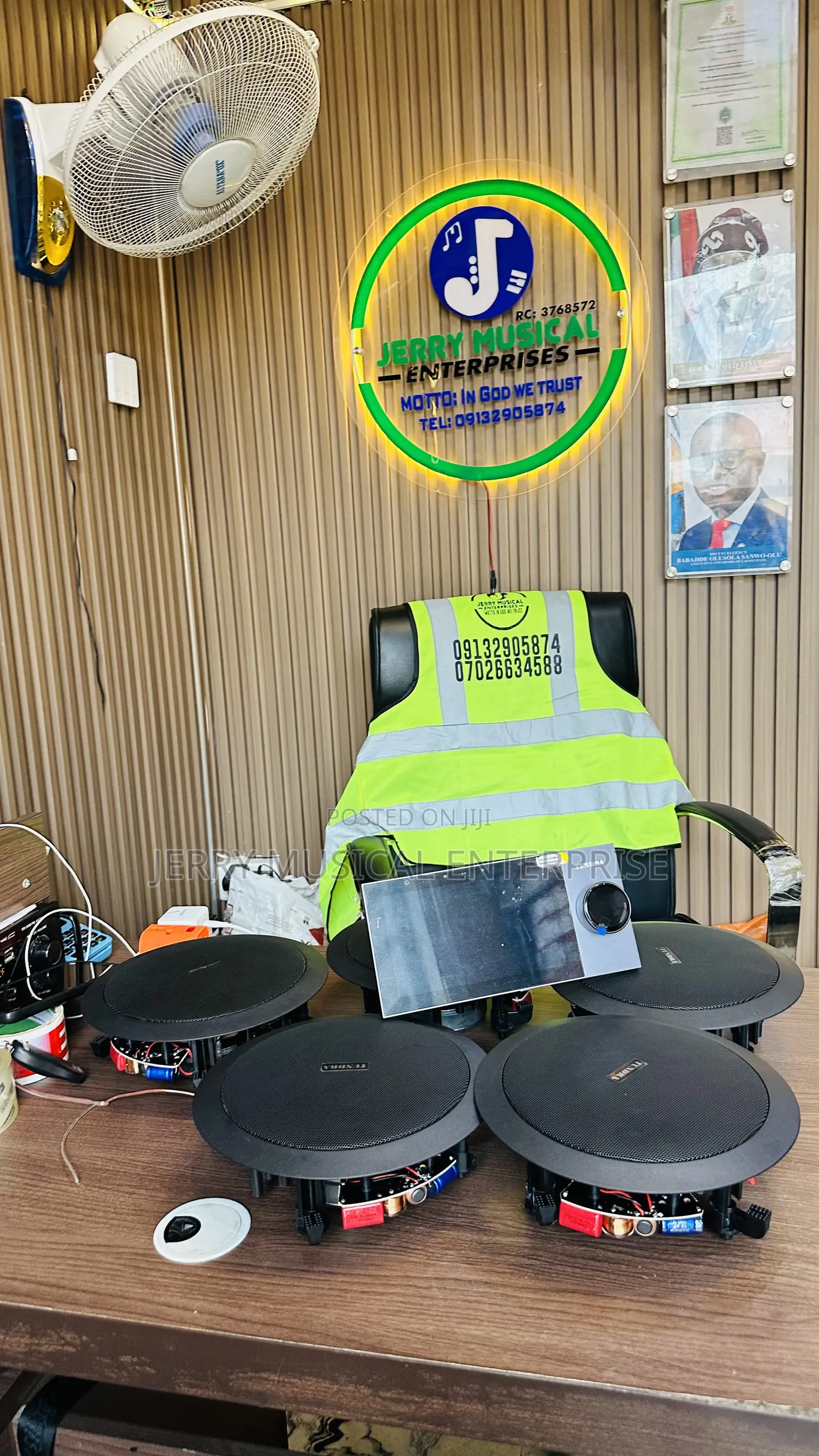 30watts Ceiling Speakers With 8inches Tuya App