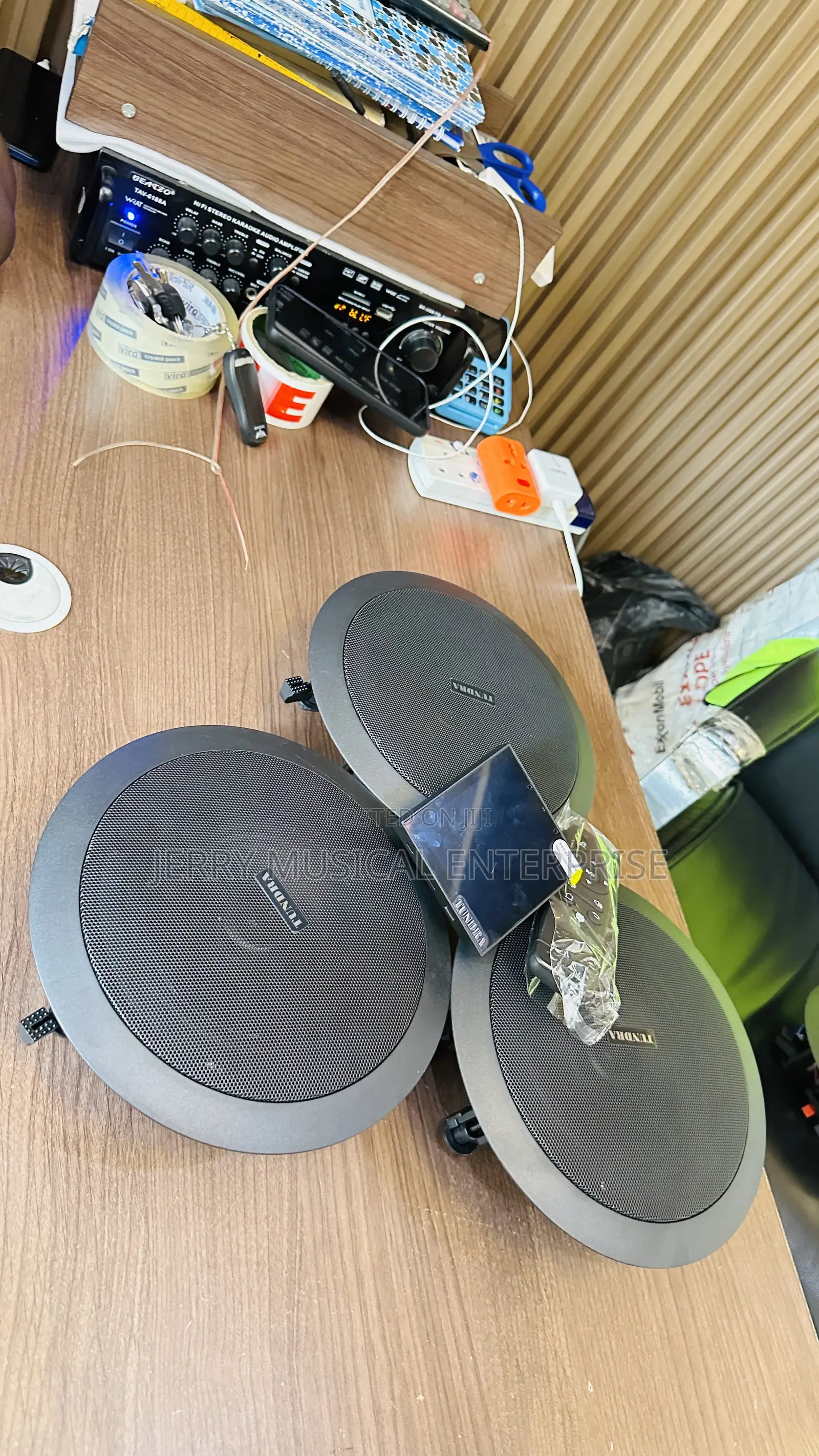 3 Speakers With 4inches Smart Wall Amplifier