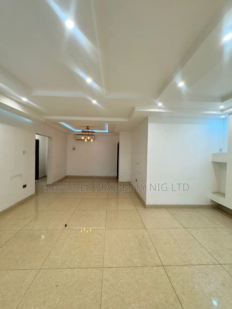2bdrm Apartment in Lekki Phase 1 for rent
