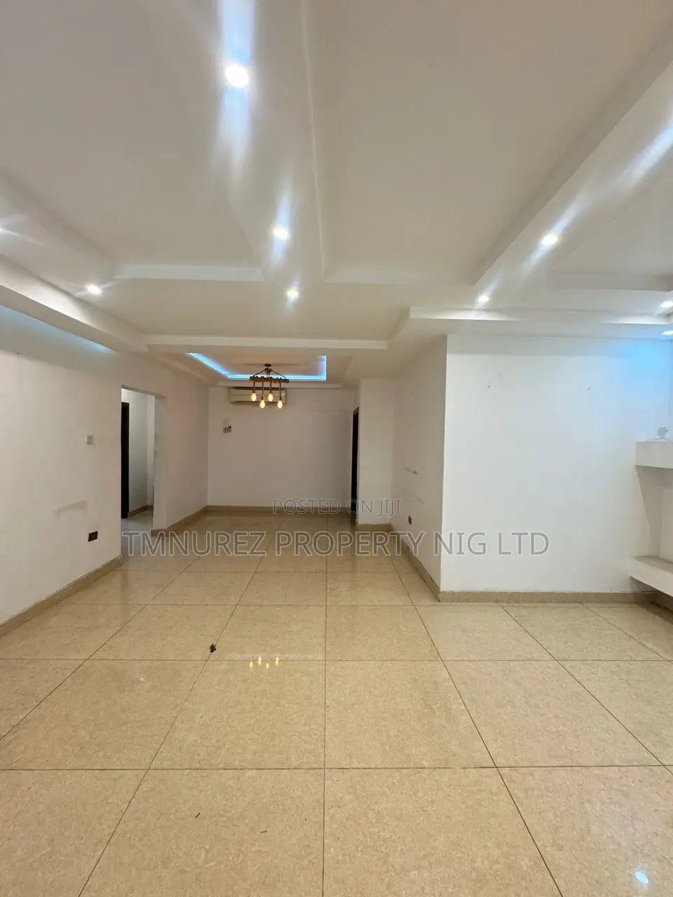 2bdrm Apartment in Lekki Phase 1 for rent