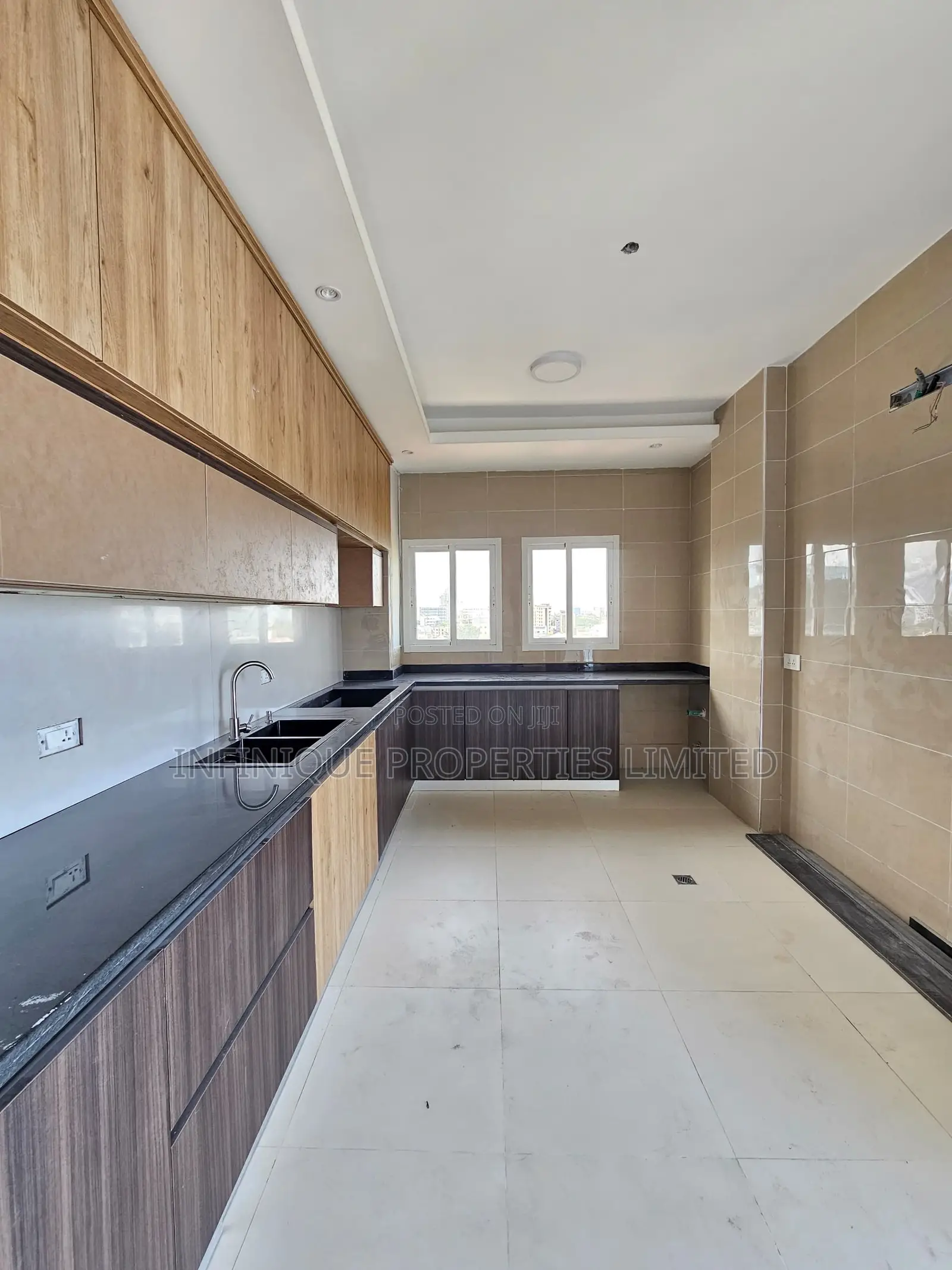 4bdrm Maisonette in Victoria Island for sale