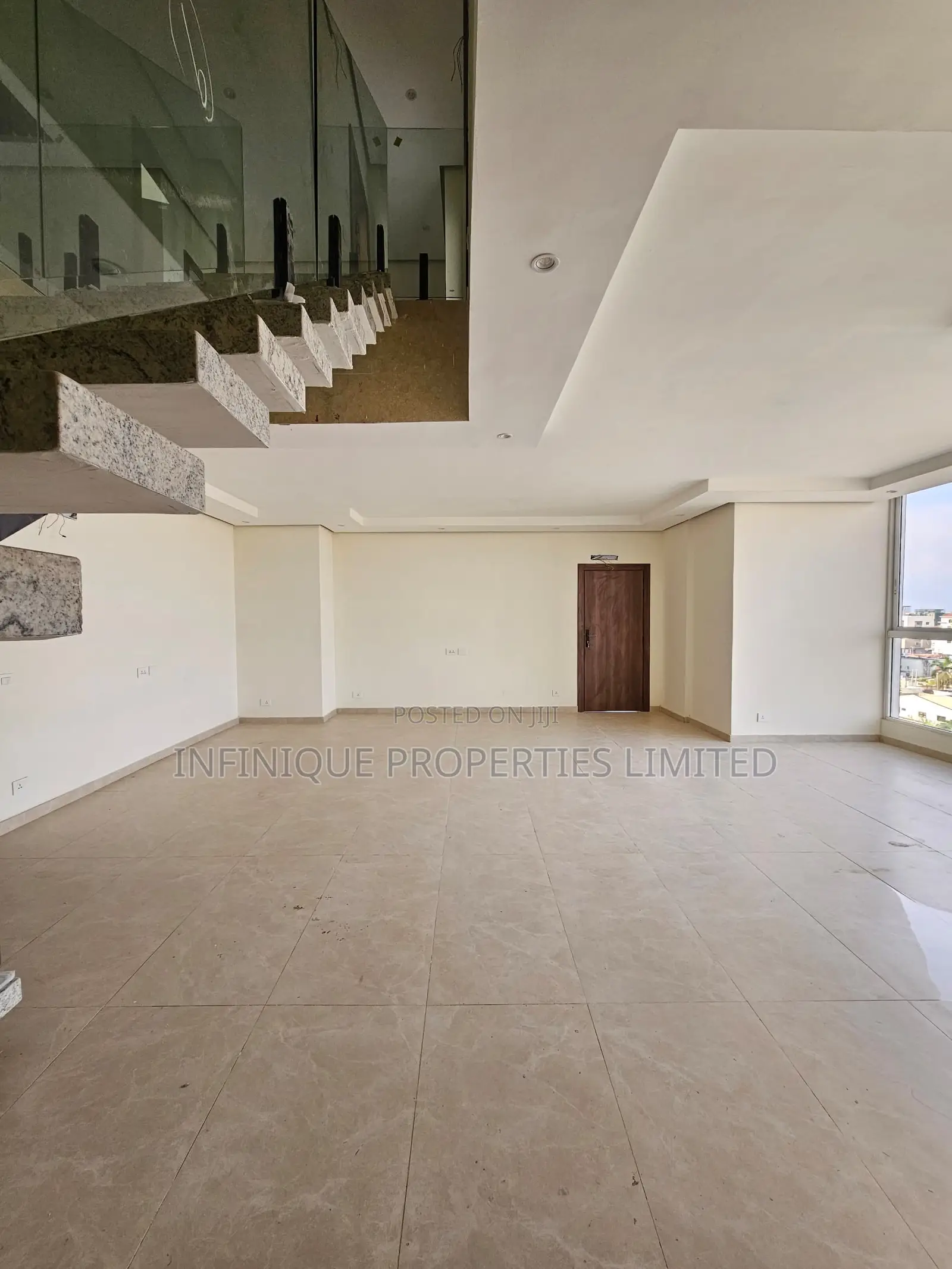 4bdrm Maisonette in Victoria Island for sale