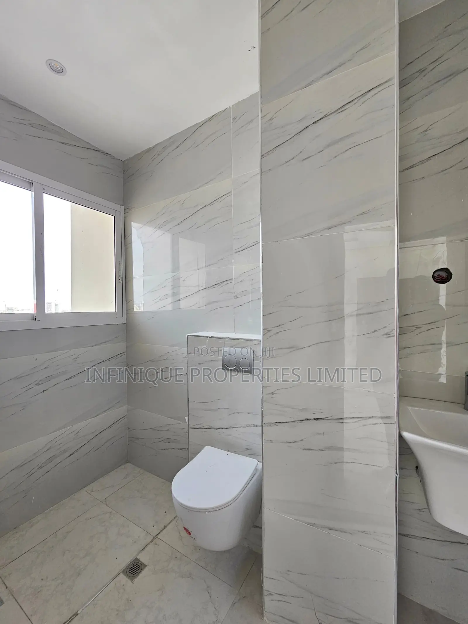 4bdrm Maisonette in Victoria Island for sale