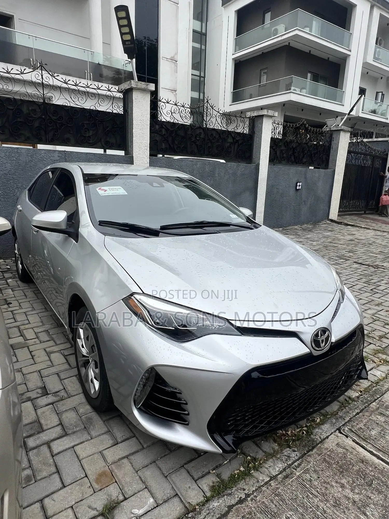 Toyota Corolla LE Eco (1.8L 4cyl 2A) 2018 Silver