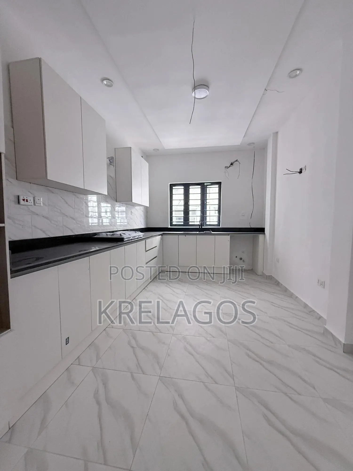 4bdrm Duplex in Ologolo for sale