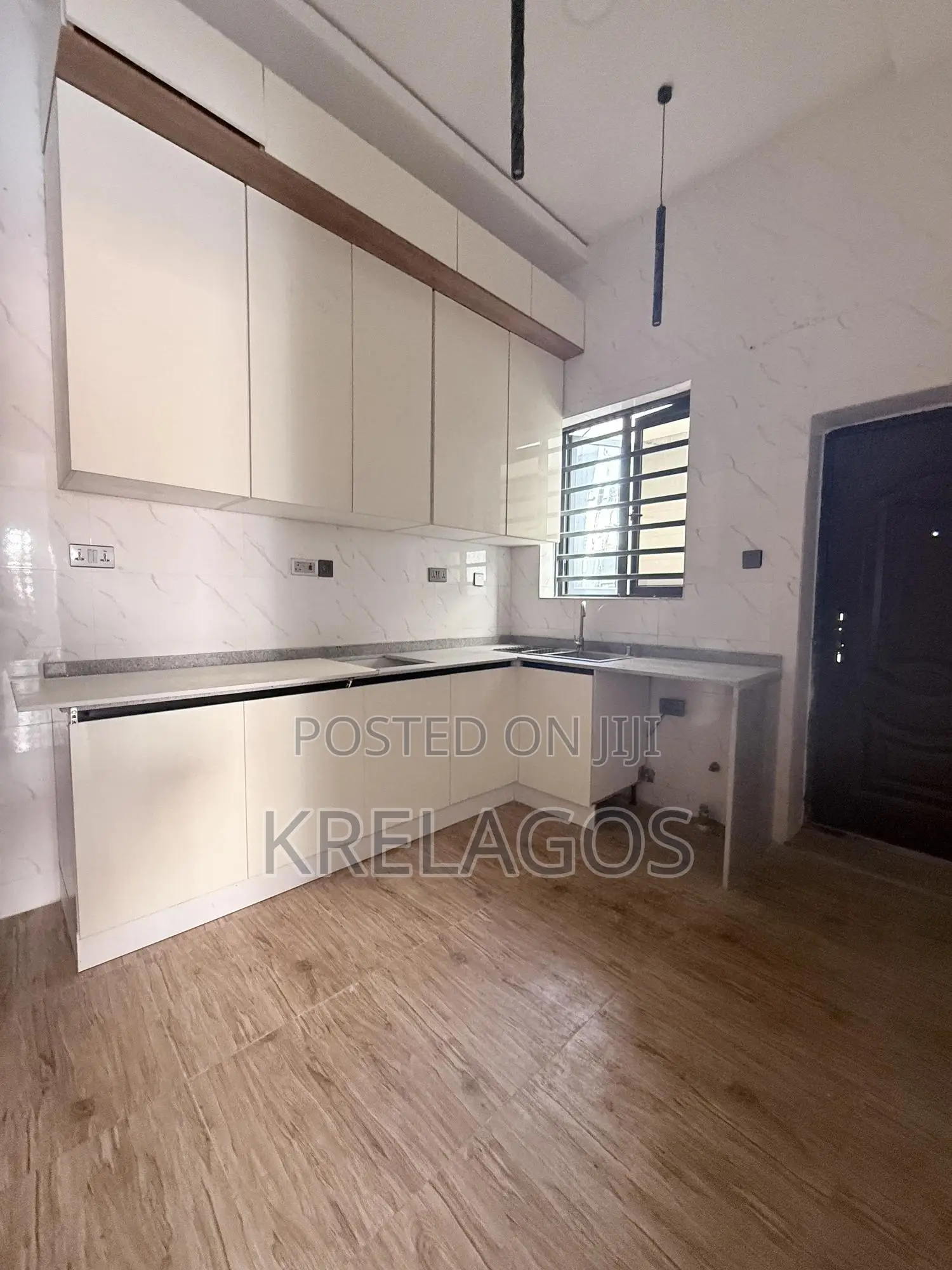 4bdrm Duplex in Ologolo for sale