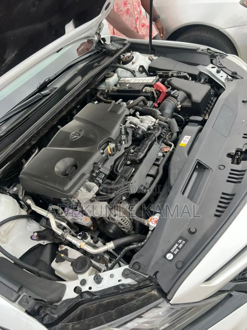 Toyota Camry XSE (2.5L 4cyl 8A) 2019 White