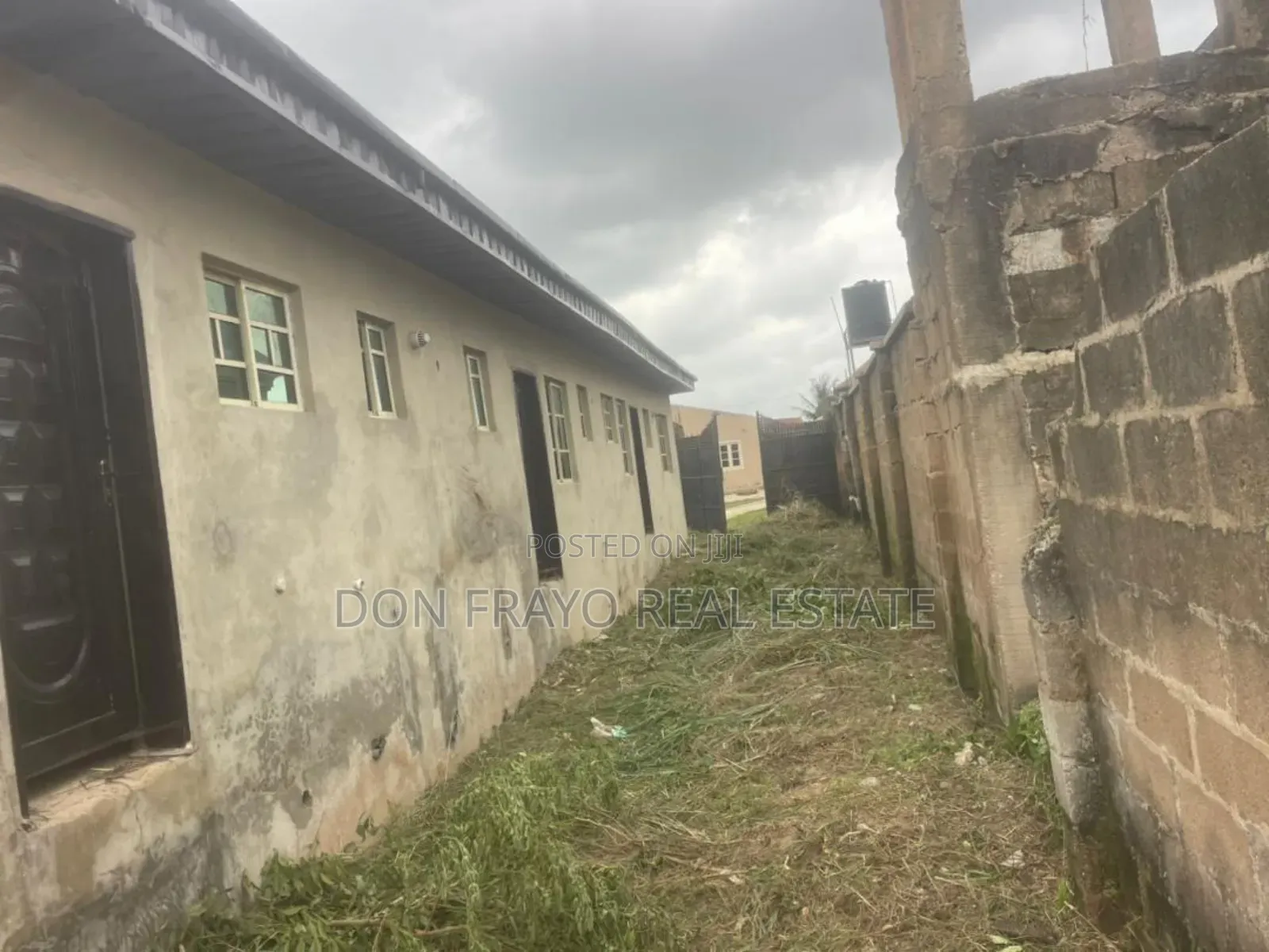 6bdrm Block of Flats in Awotan / Apete, Ibadan for sale