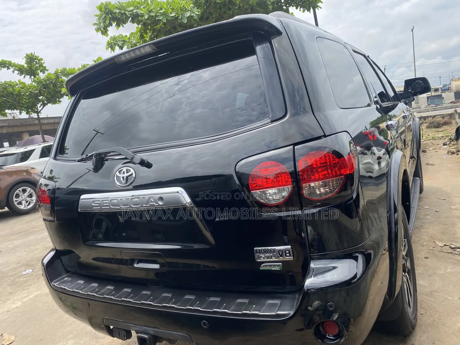 Toyota Sequoia Platinum 4dr SUV 4WD (5.7L 8cyl 6A) 2015 Black