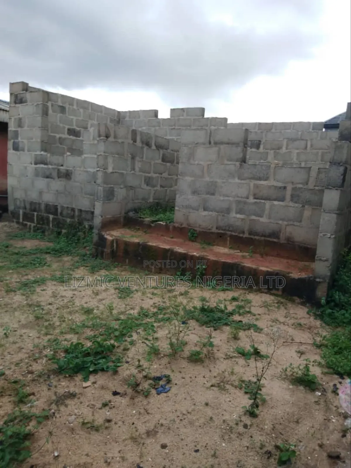 3bdrm Bungalow in Agric Road, Igando / Ikotun/Igando for sale