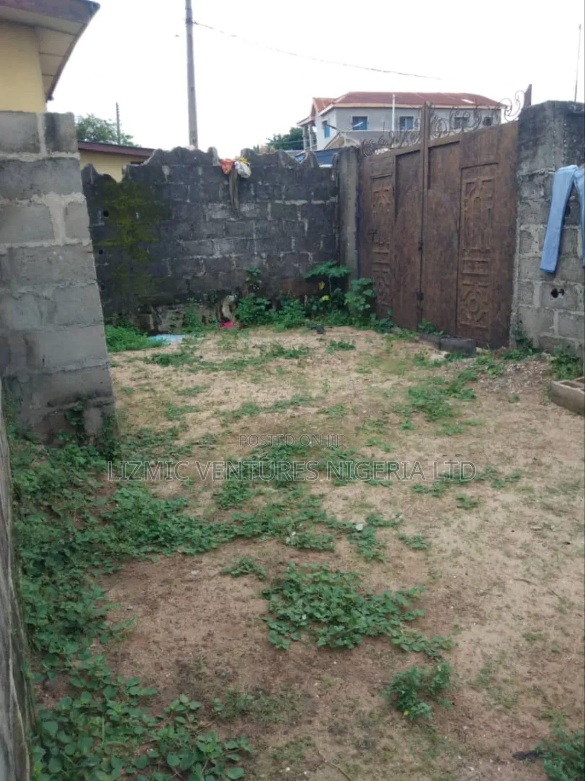 3bdrm Bungalow in Agric Road, Igando / Ikotun/Igando for sale